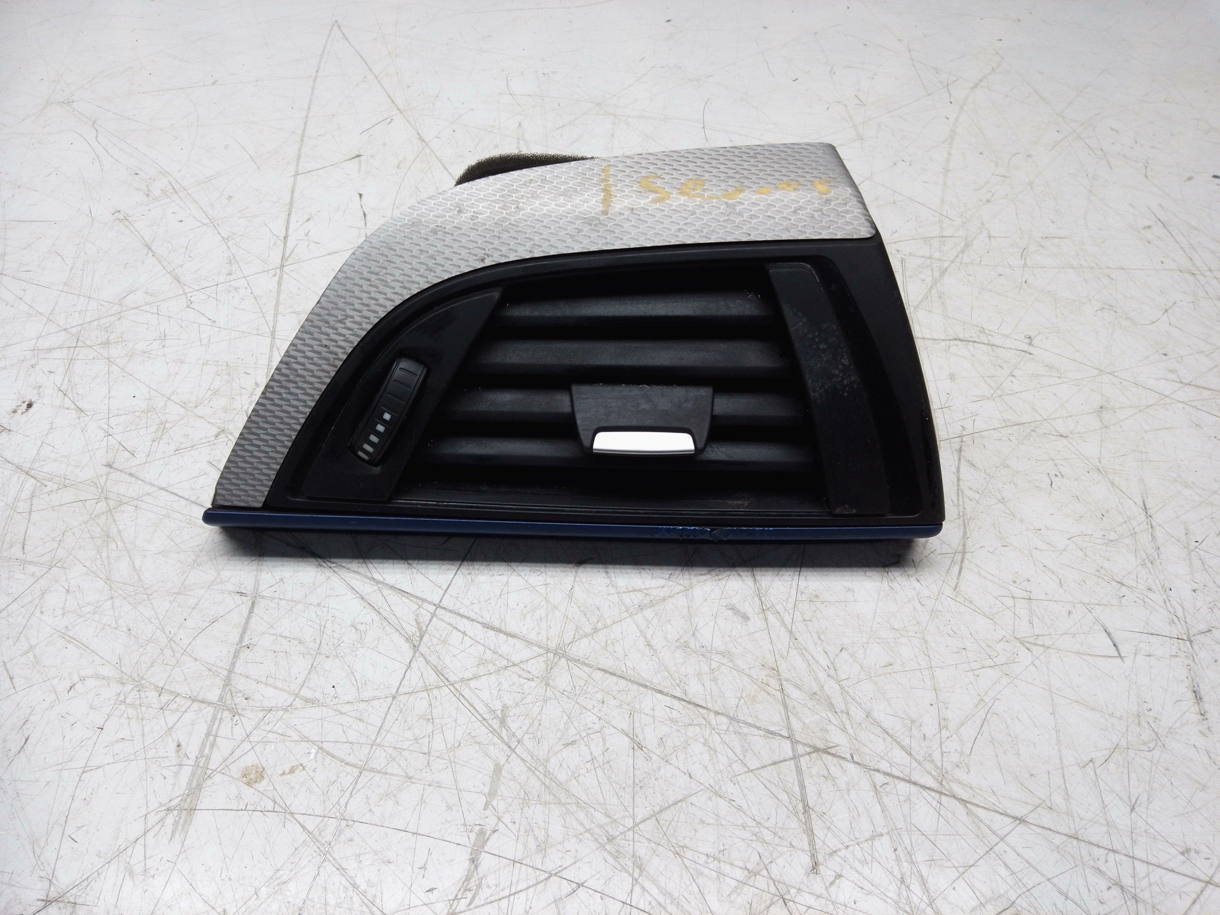 BMW 2 Series F22 Dashboard Air Vent – Front Right / Driver Side (9205356)