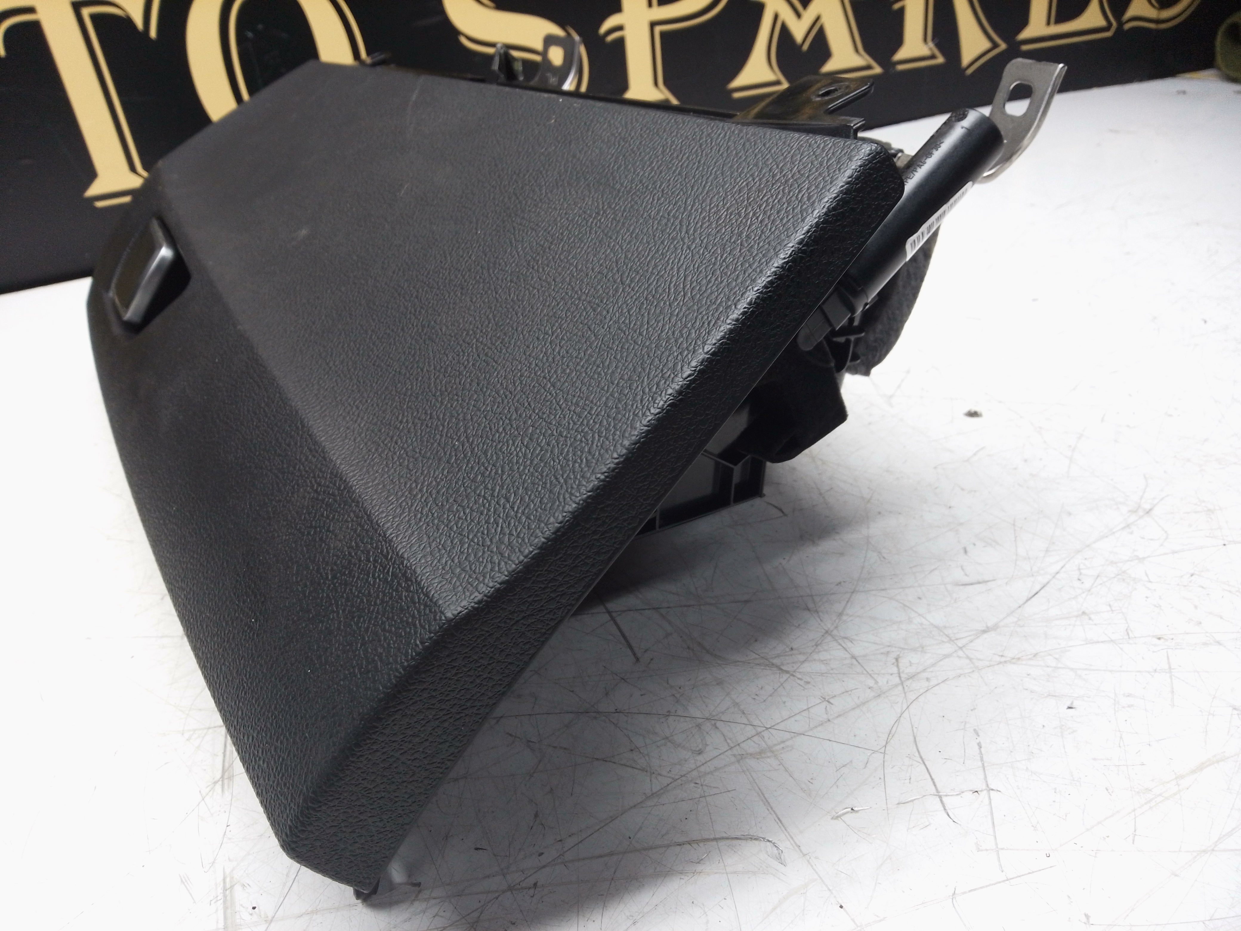 BMW 2 Series F22 M Sport Dashboard Glovebox Storage Compartment (9227250)