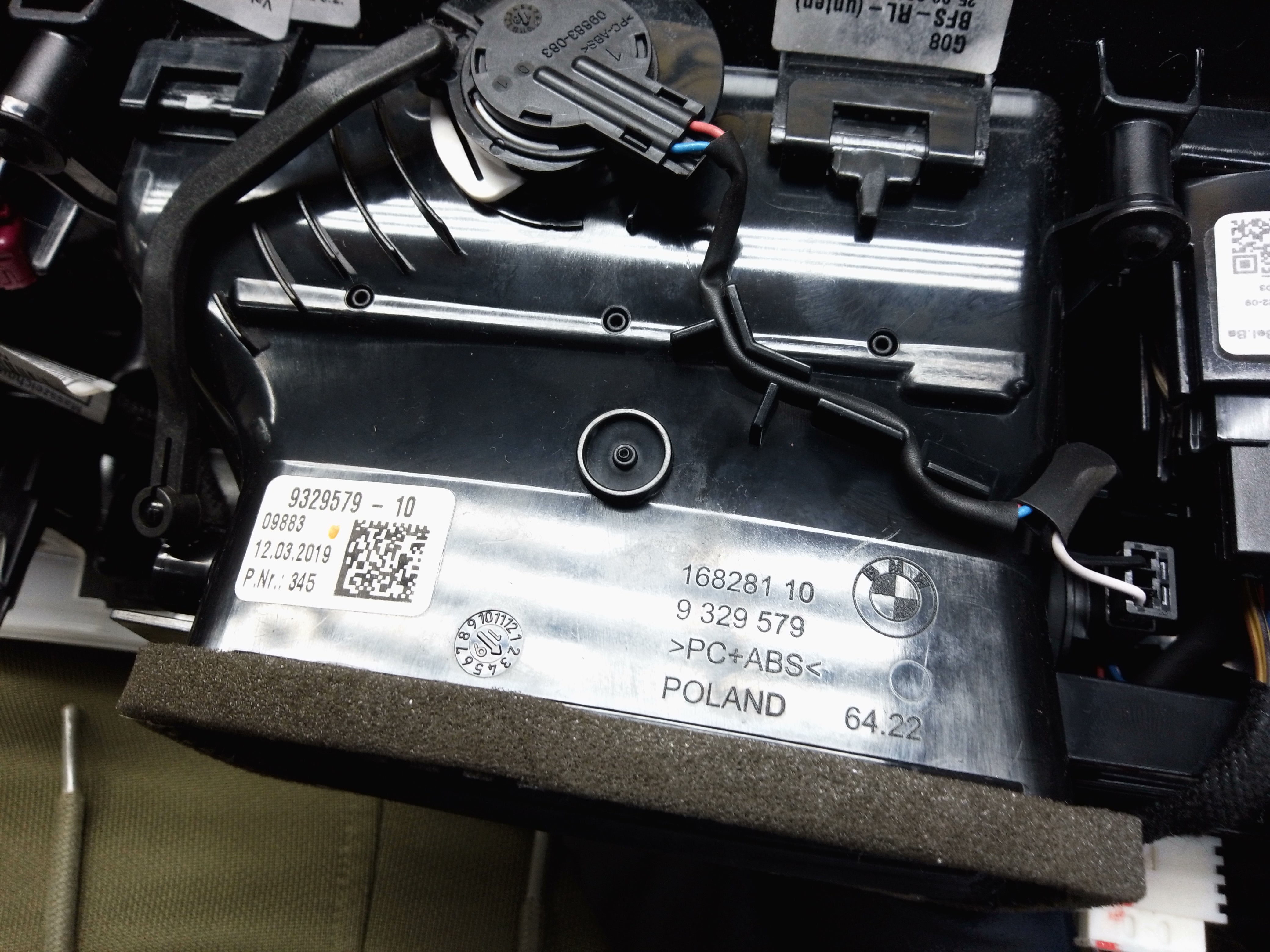 BMW 5 Series 2017 Air Vent Passenger Side Trim (9329579)