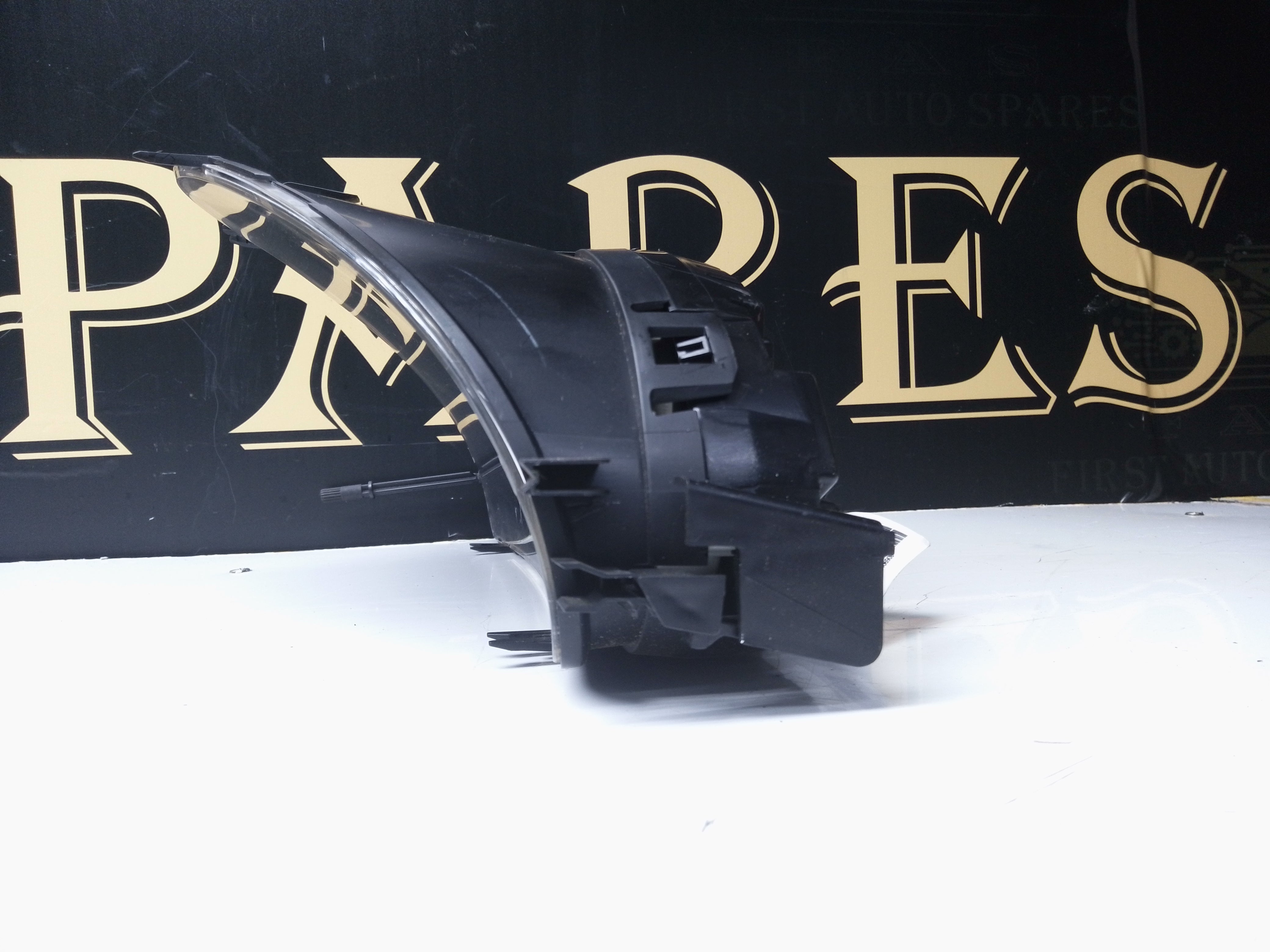 Mercedes-Benz C & Sprinter Speedometer Instrument Cluster (A2035405148)