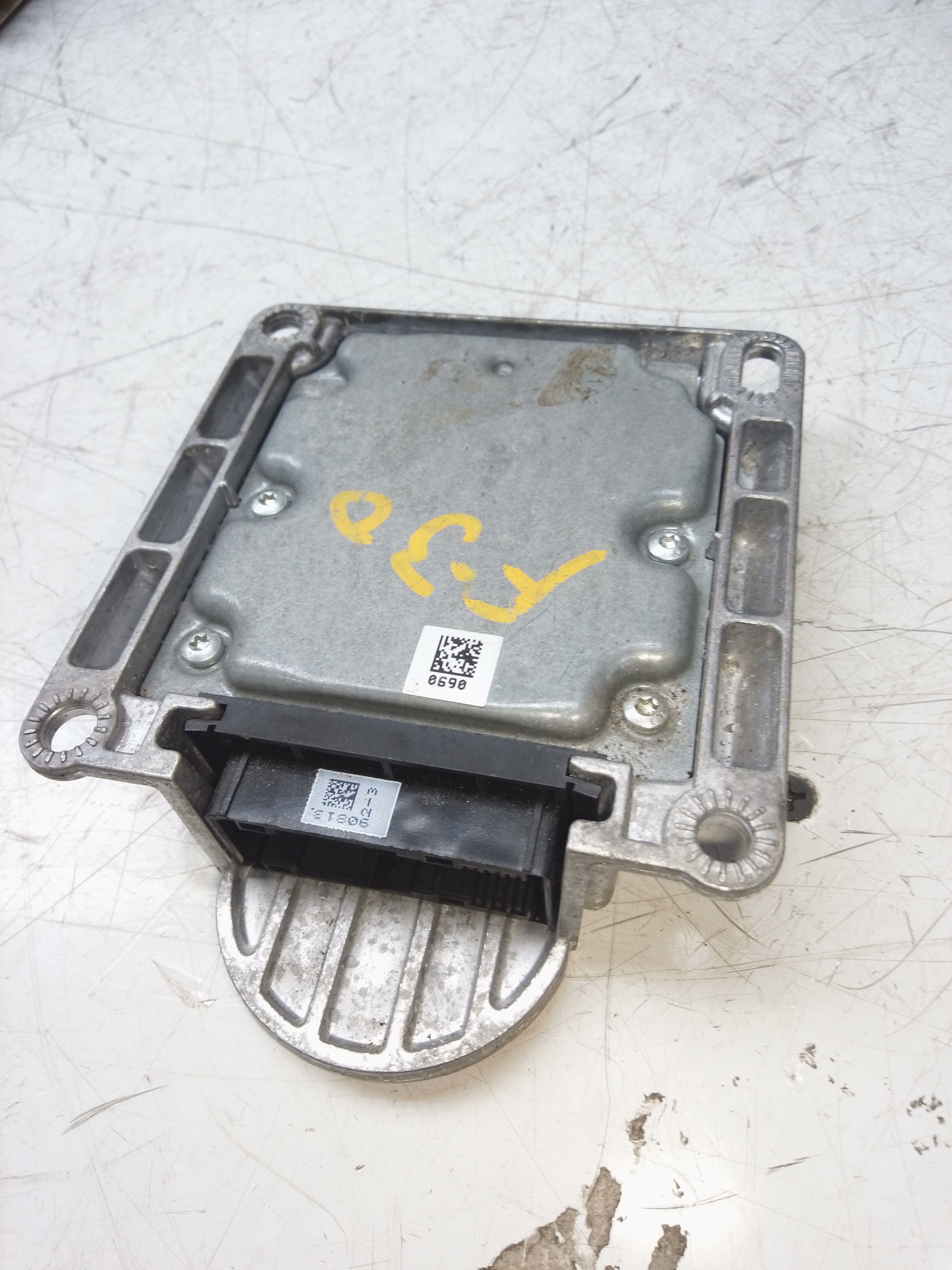 BMW 1 Series F20 SRS Airbag Control Module/ Sensor 6863389-01 – 2014–2019