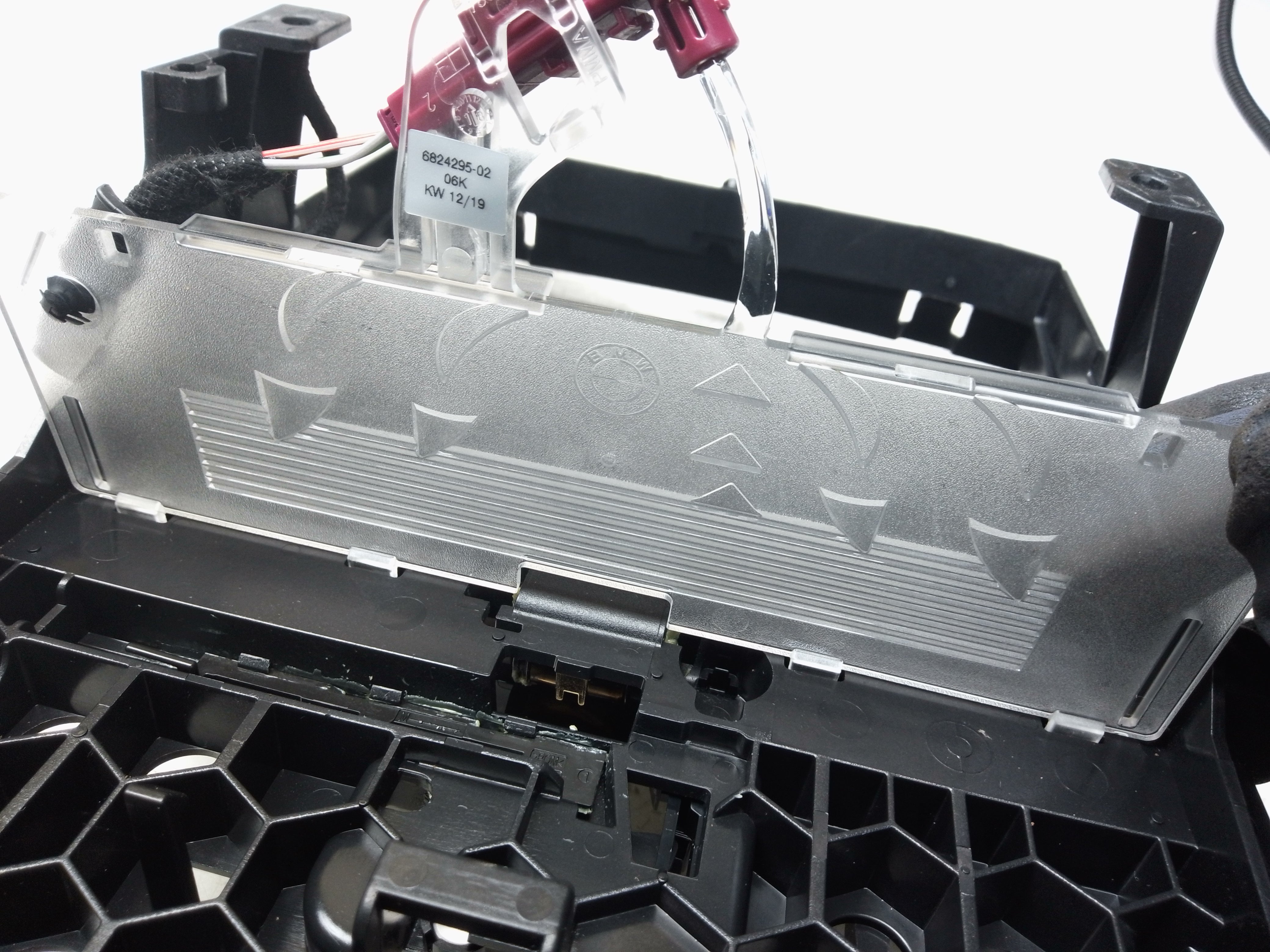 BMW 5 Series G30 G31 2019 Centre Console Compartment Lid (9330629)