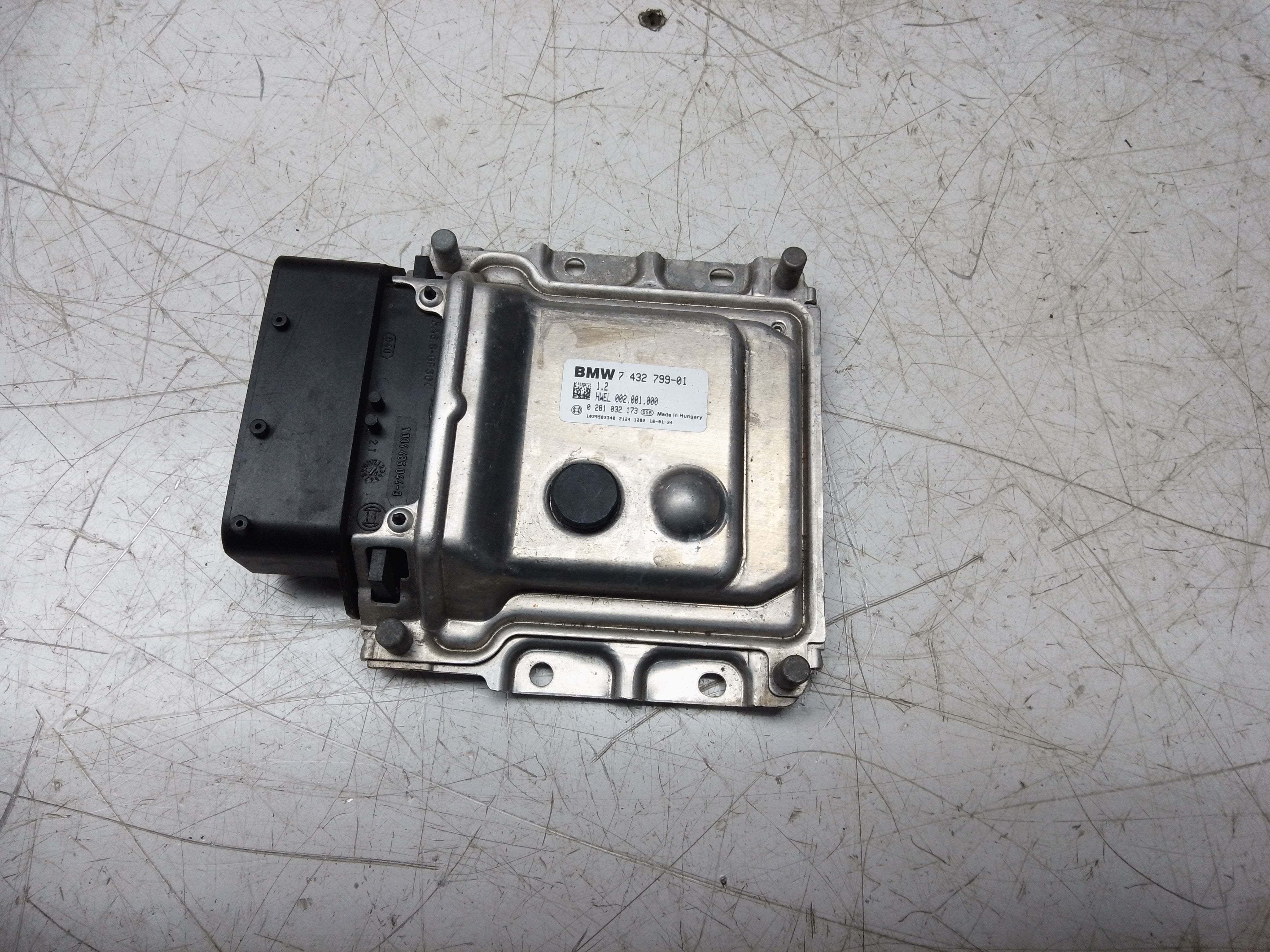 BMW F30 F31 F32 F33 F36 F10 F11 F02 F25 F15 SCR Control ECU Module (7432799)