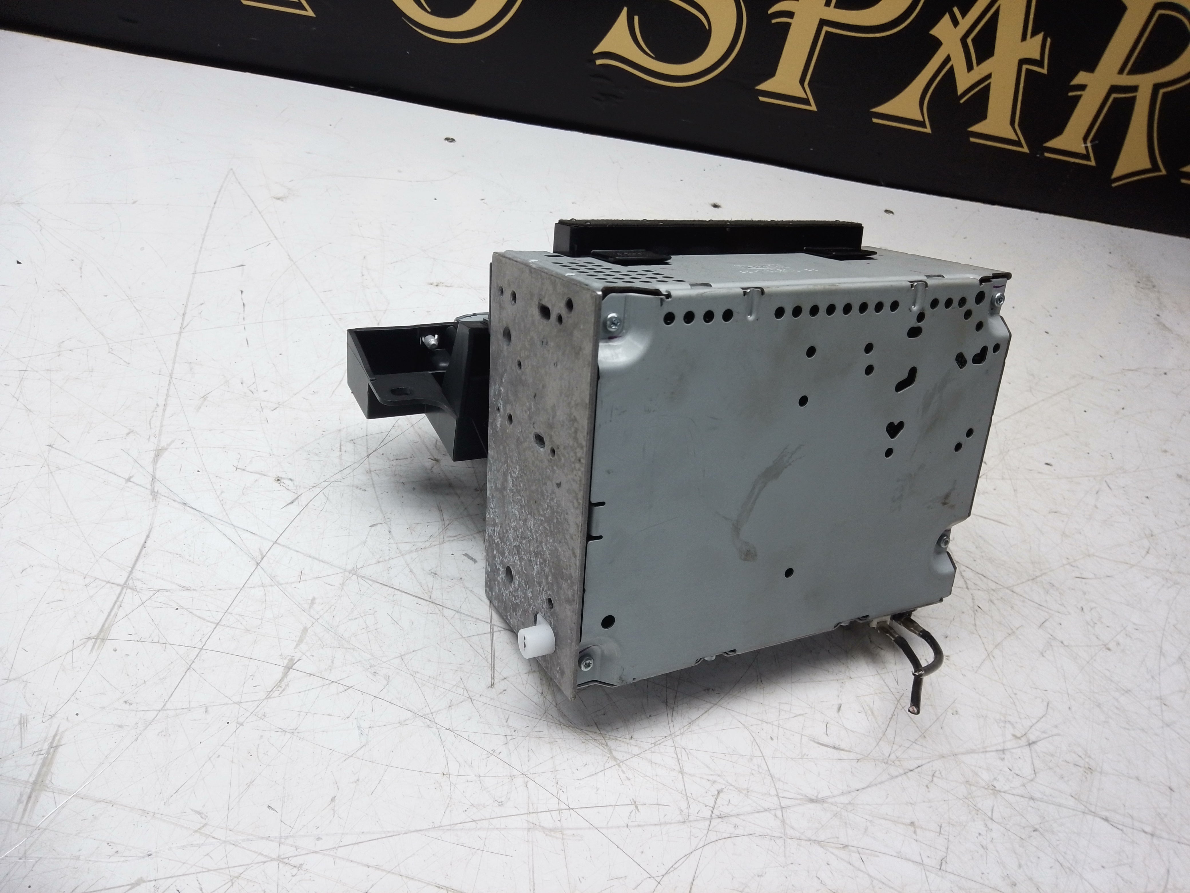 Ford Focus Radio  Car Radio Stereo CD (F1BT-18C815-HE)