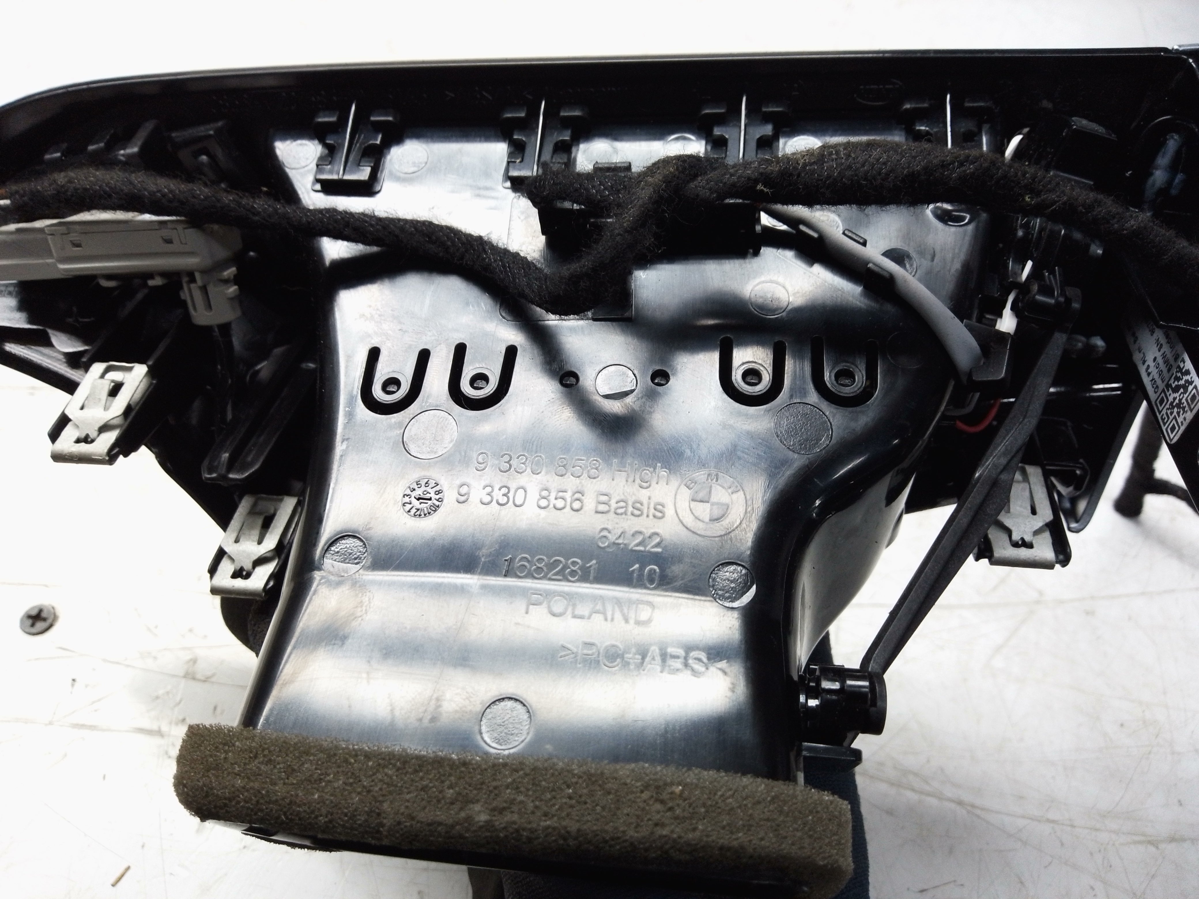 BMW 5 Series G30/G31 Air Vent Right Black (9330858-08)