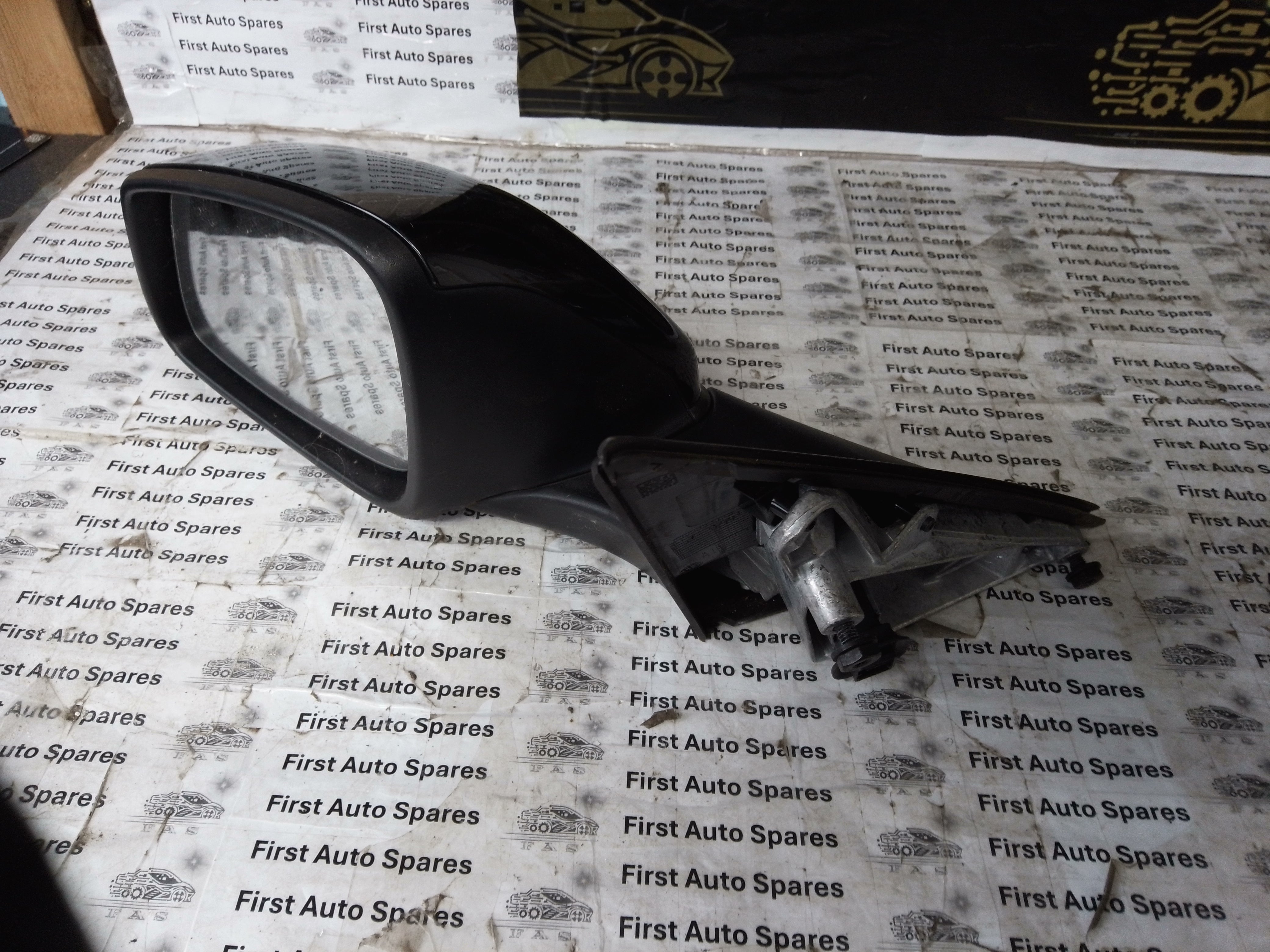 BMW 1 Series F40 Passenger Left N/S Wing Mirror 6-Pin Plug (F0192107)