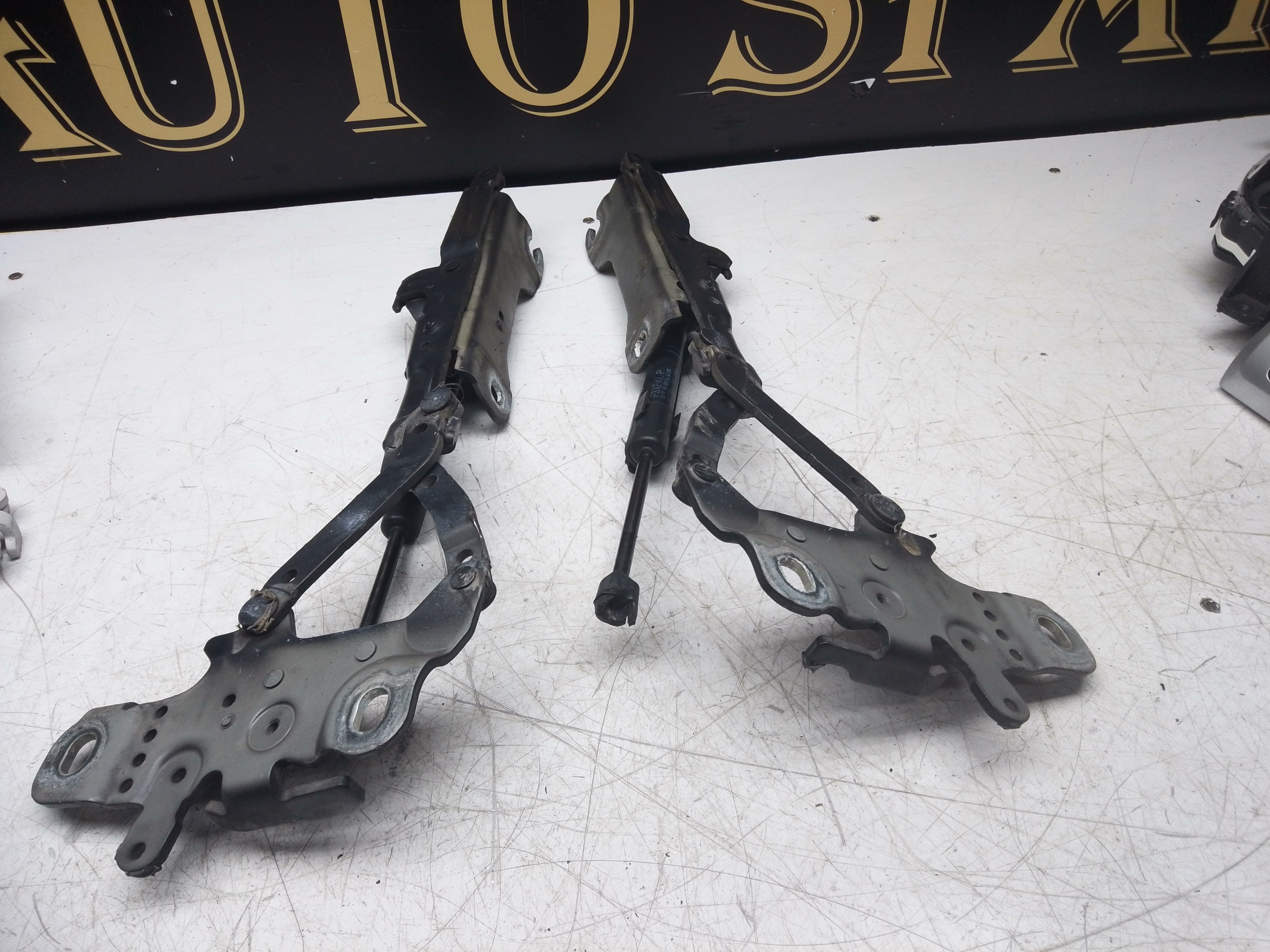 BMW 1 2 3 Series 2012 F20 F22 F30 Pair of Bonnet Hinges (7239415) (7239416)