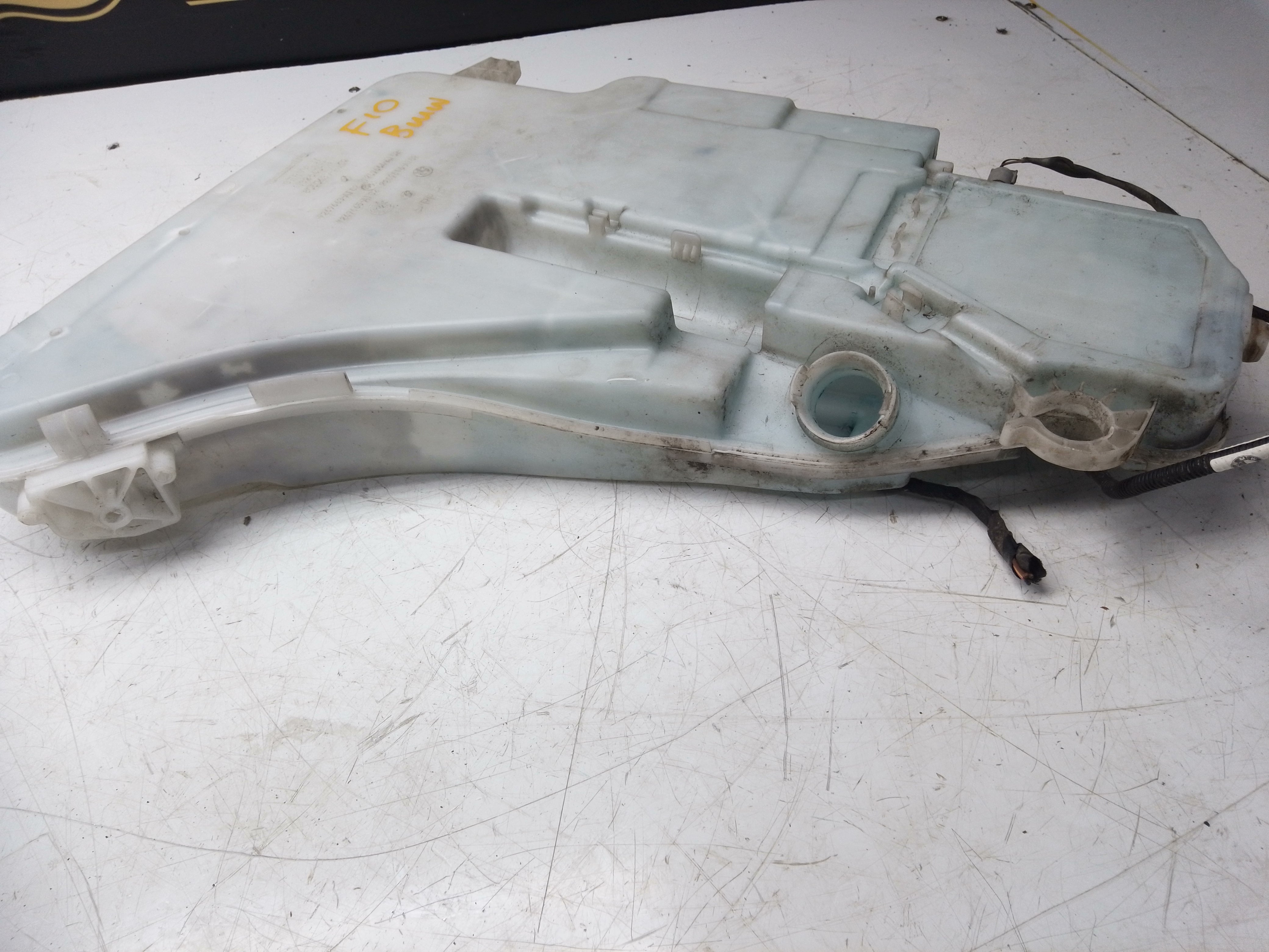 BMW F10 528i Windshield Washer Tank 2011 (132640-11)