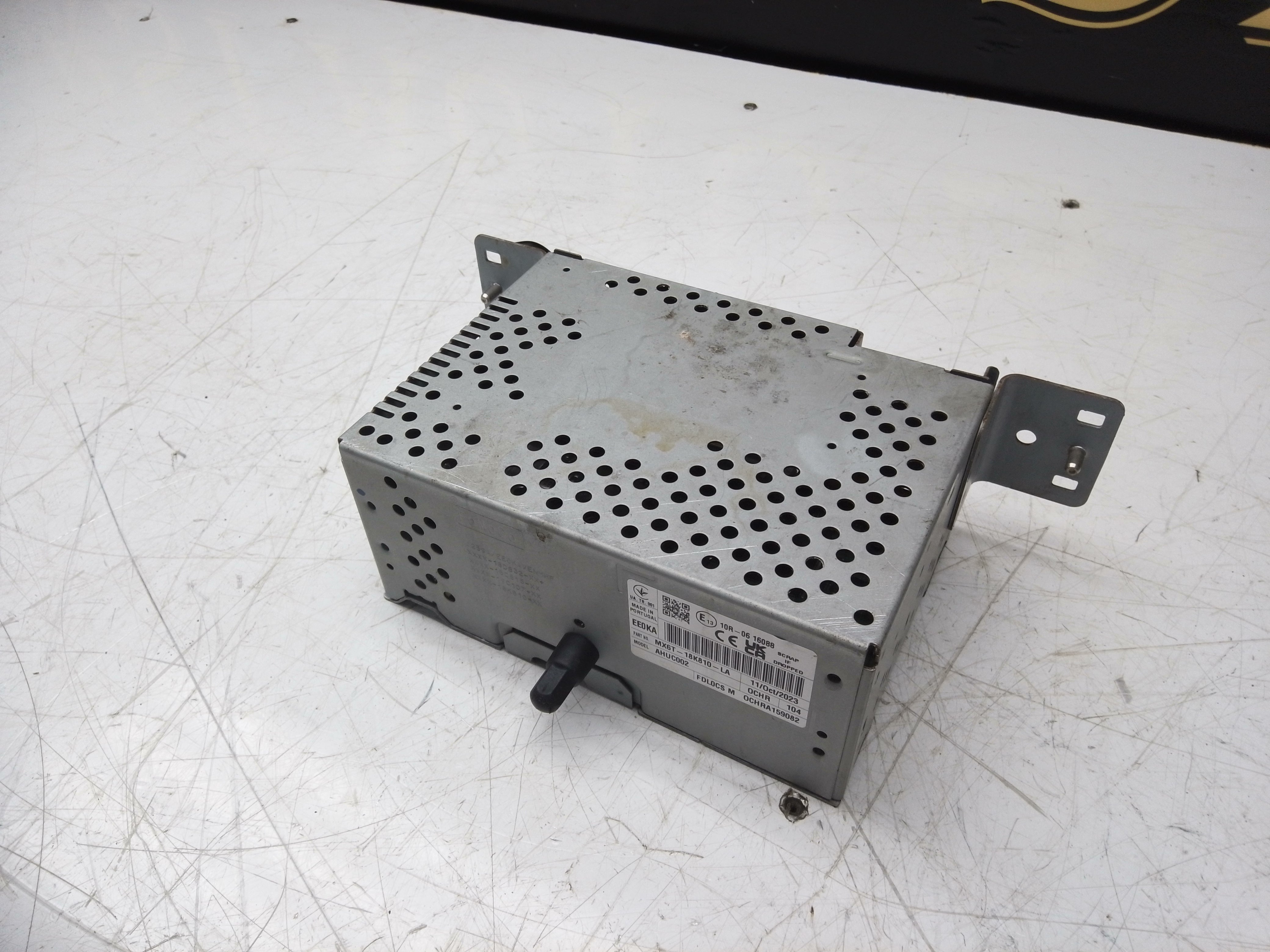 Ford Focus 2020–2024 Stereo Radio CD Player (MX6T-18K810-LA)