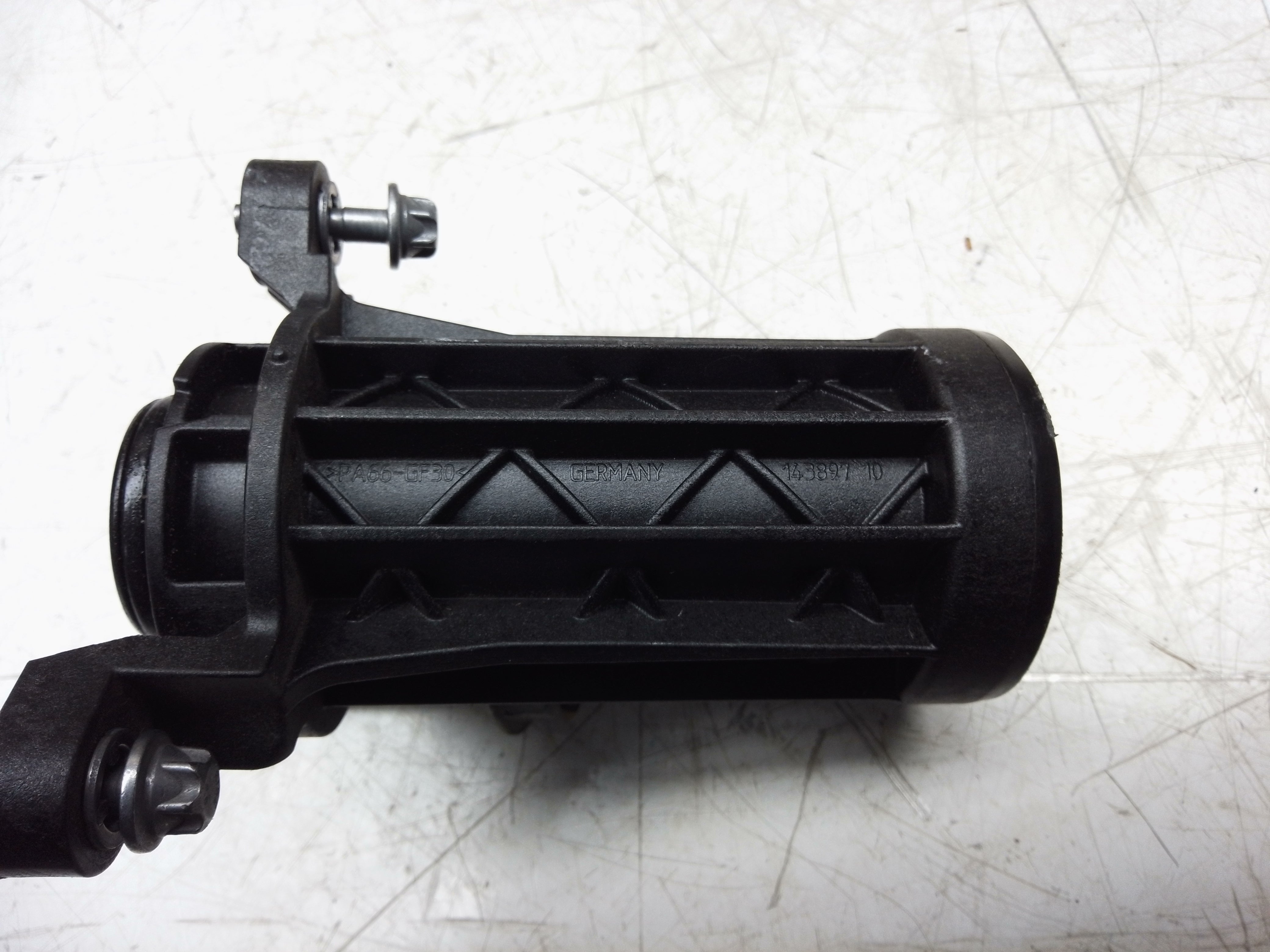 BMW X4 G02 / F98 Oil Filler Neck (31638707) (8064480)