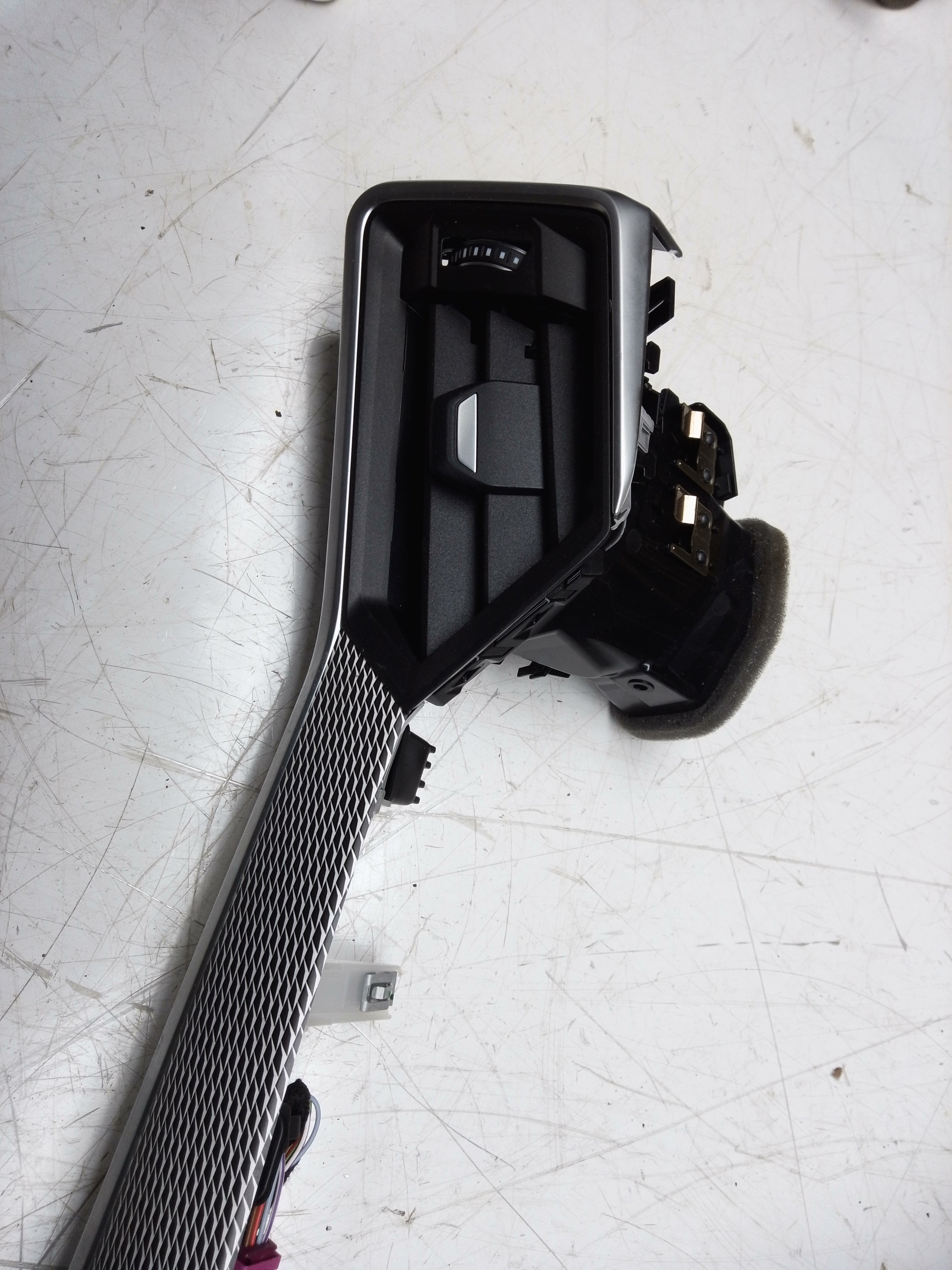 BMW 3 Series G20 G21 Centre Air Vent and Dash Trim (9855409-03)