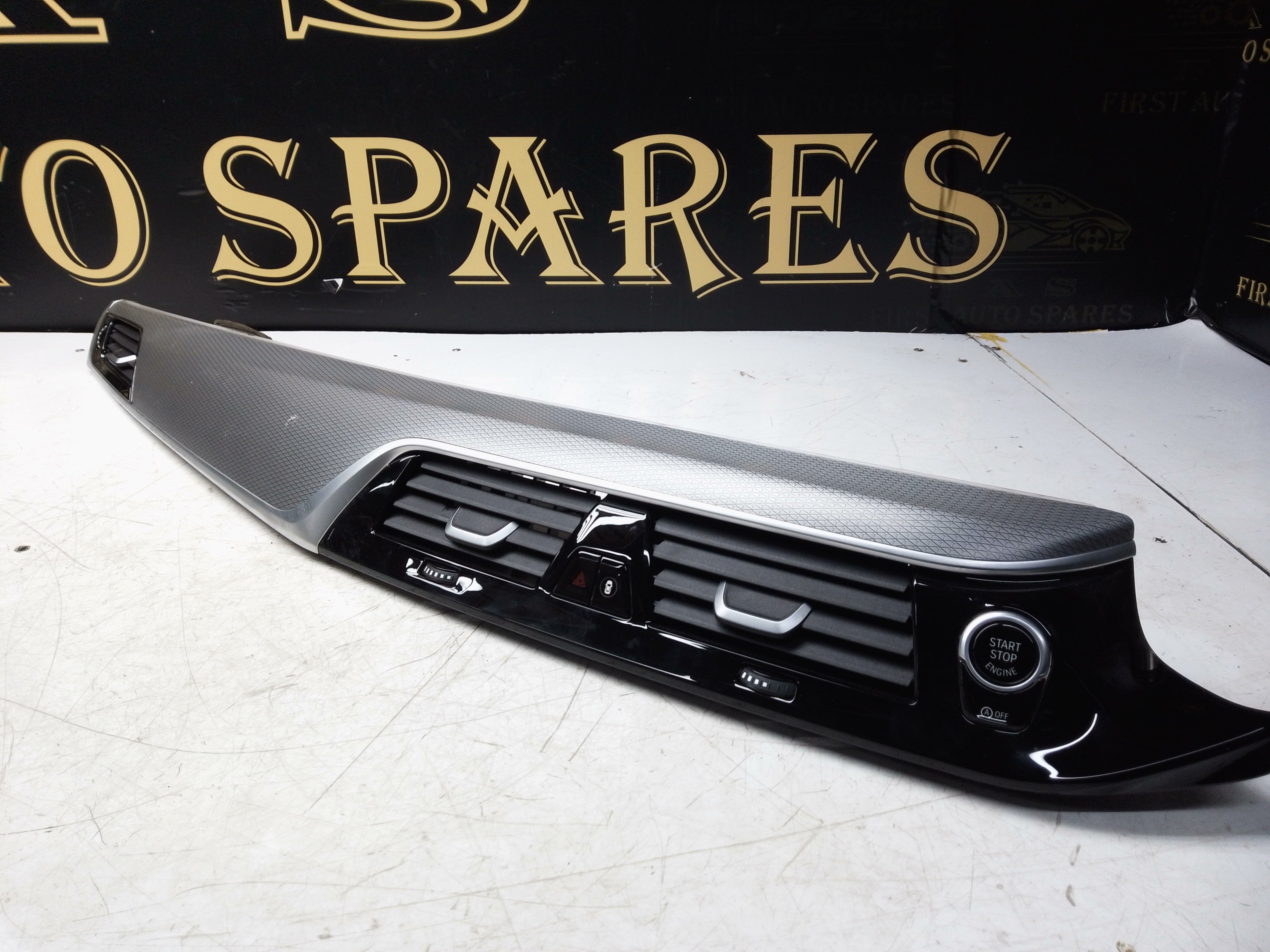 BMW 5 Series 2017 Air Vent Passenger Side Trim (9329579)