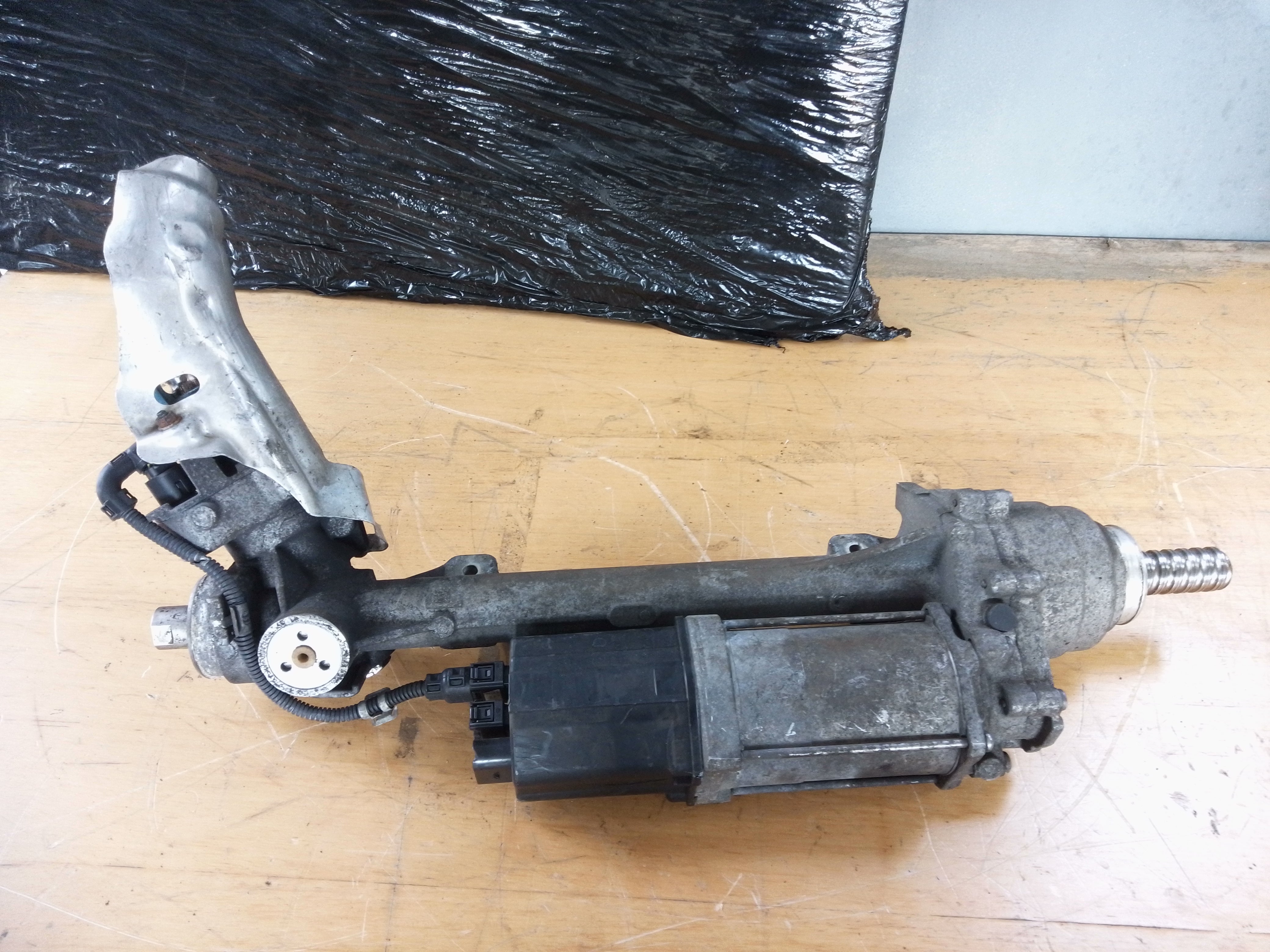 BMW 1, 2, 3 & 4 Series Electric Steering Rack Code: RM (687777-03)