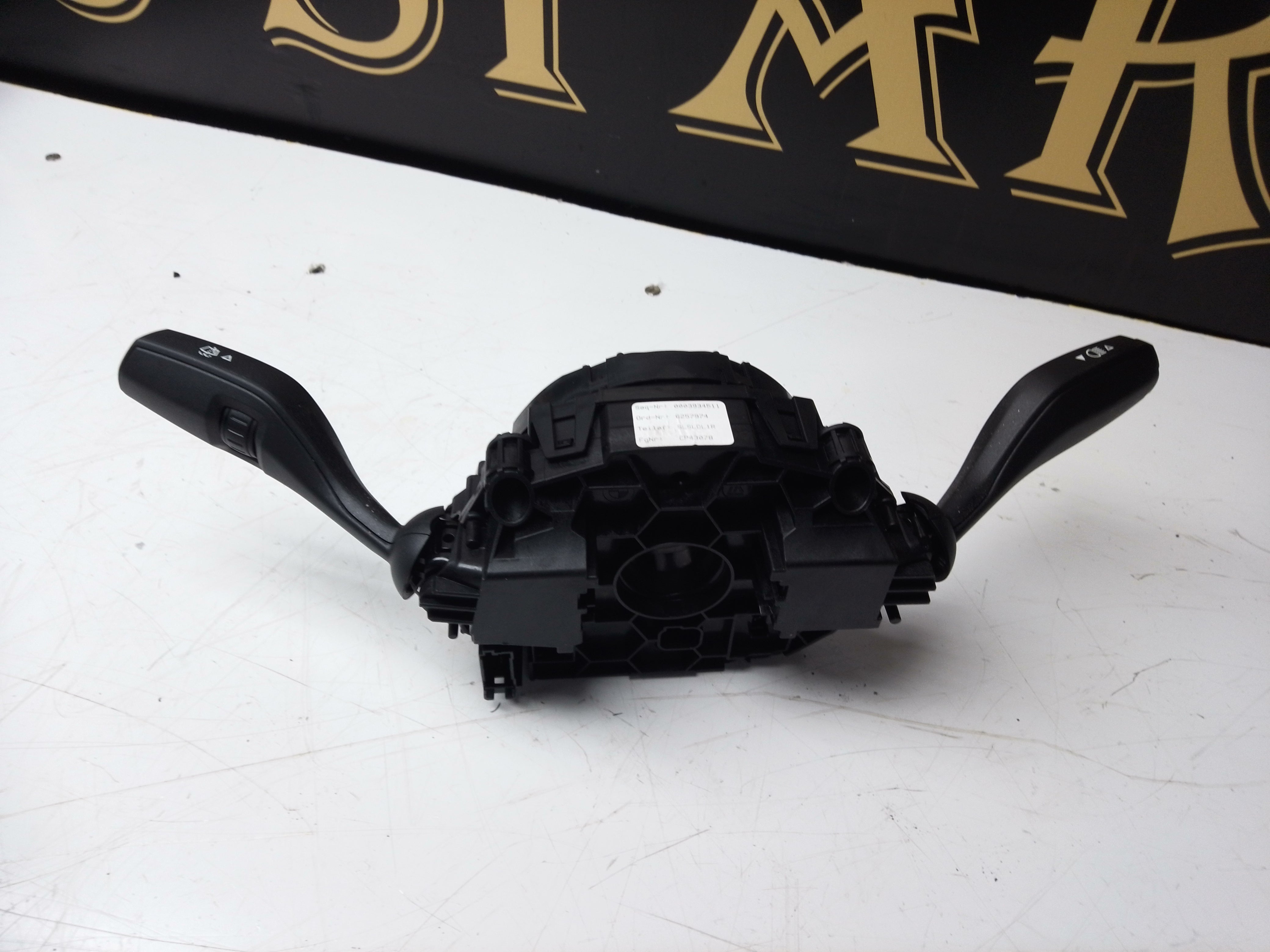 BMW 3 Series G20 Wiper Indicator Stalk / Squib (10528797-00)