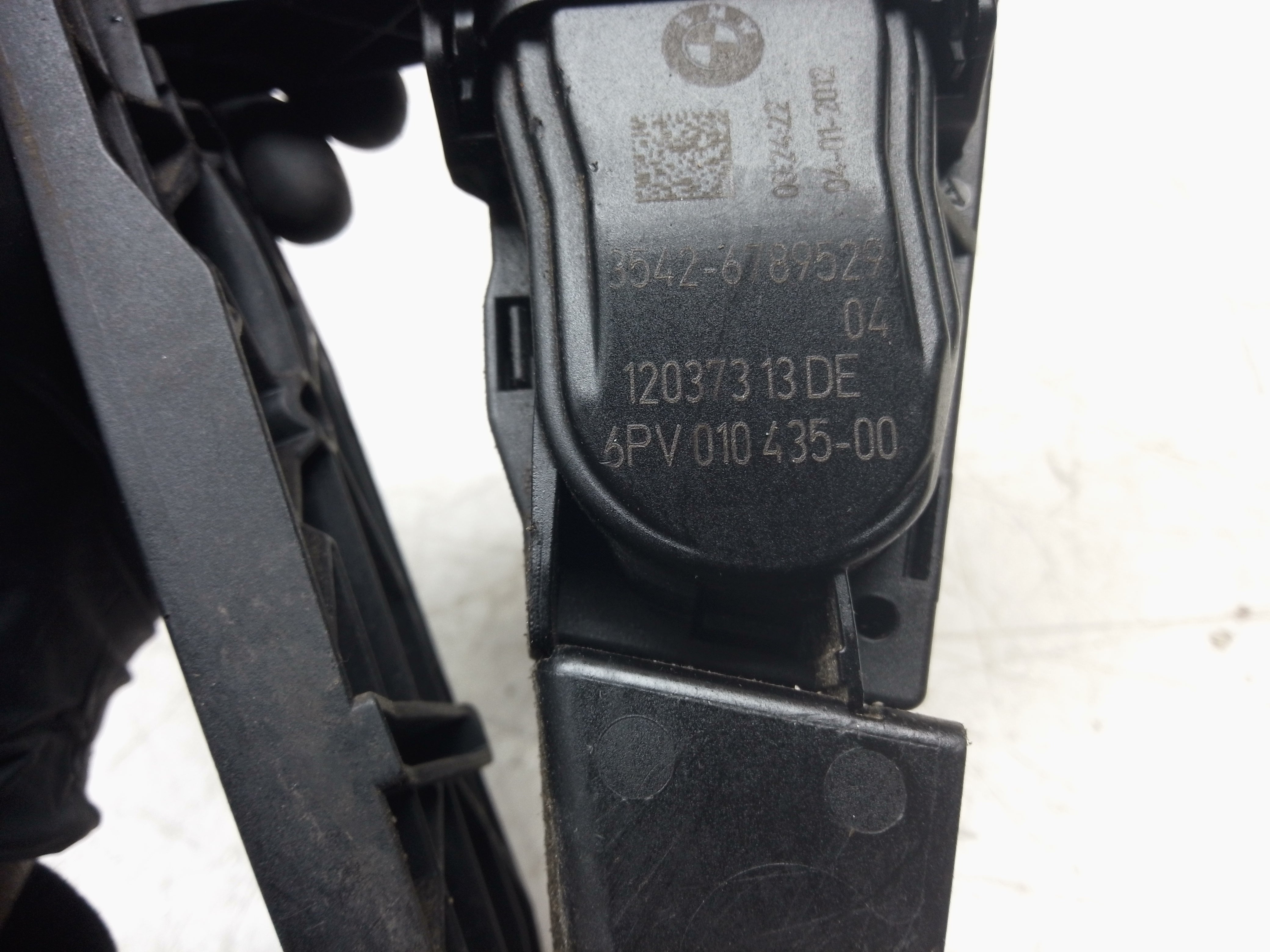 BMW 1 Series F20 2011 Accelerator Throttle Pedal Potentiometer (6789529 04)