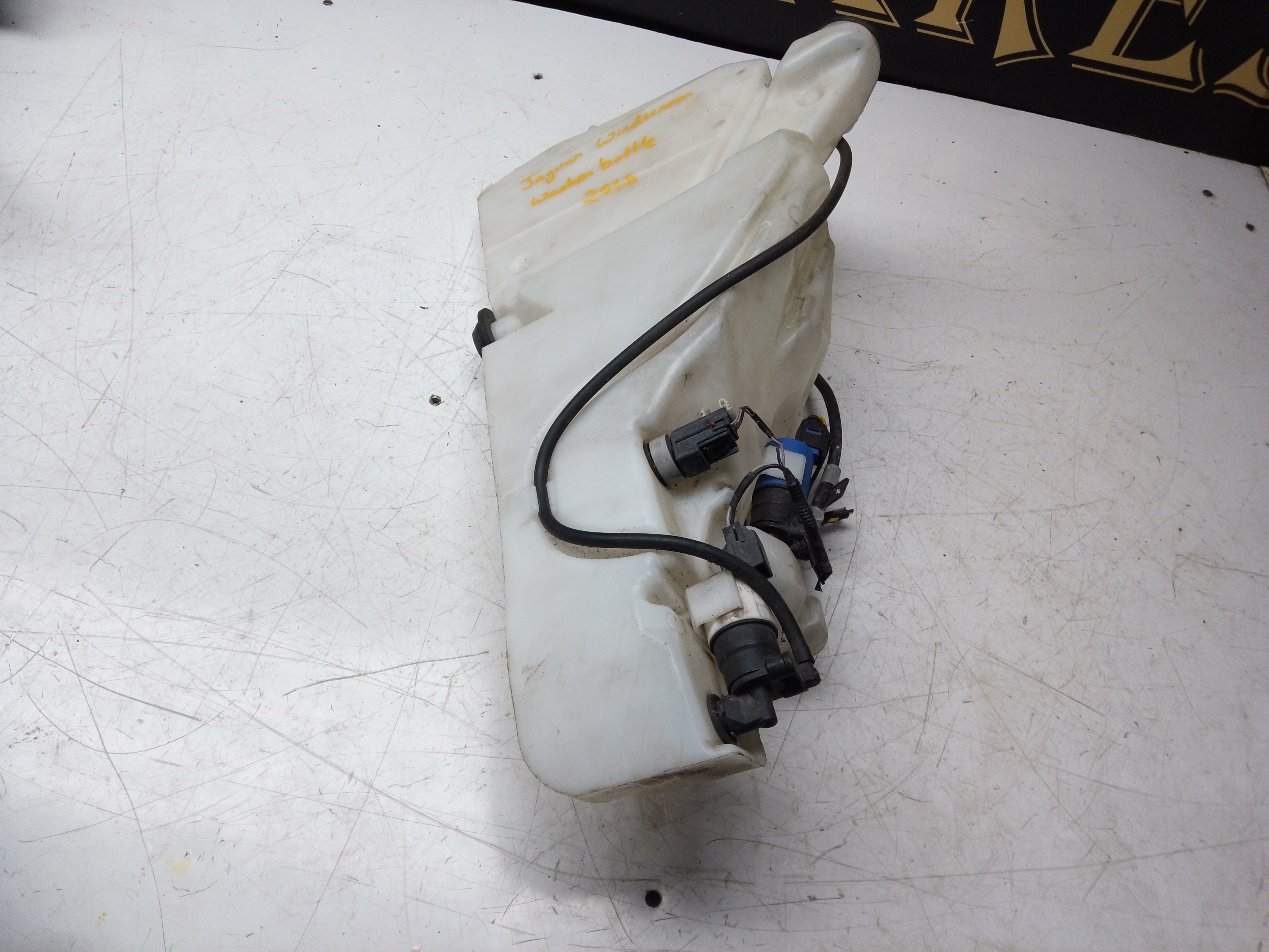 Jaguar XF X260 2016 Front Windscreen Washer Bottle (GX73-17B613-D)