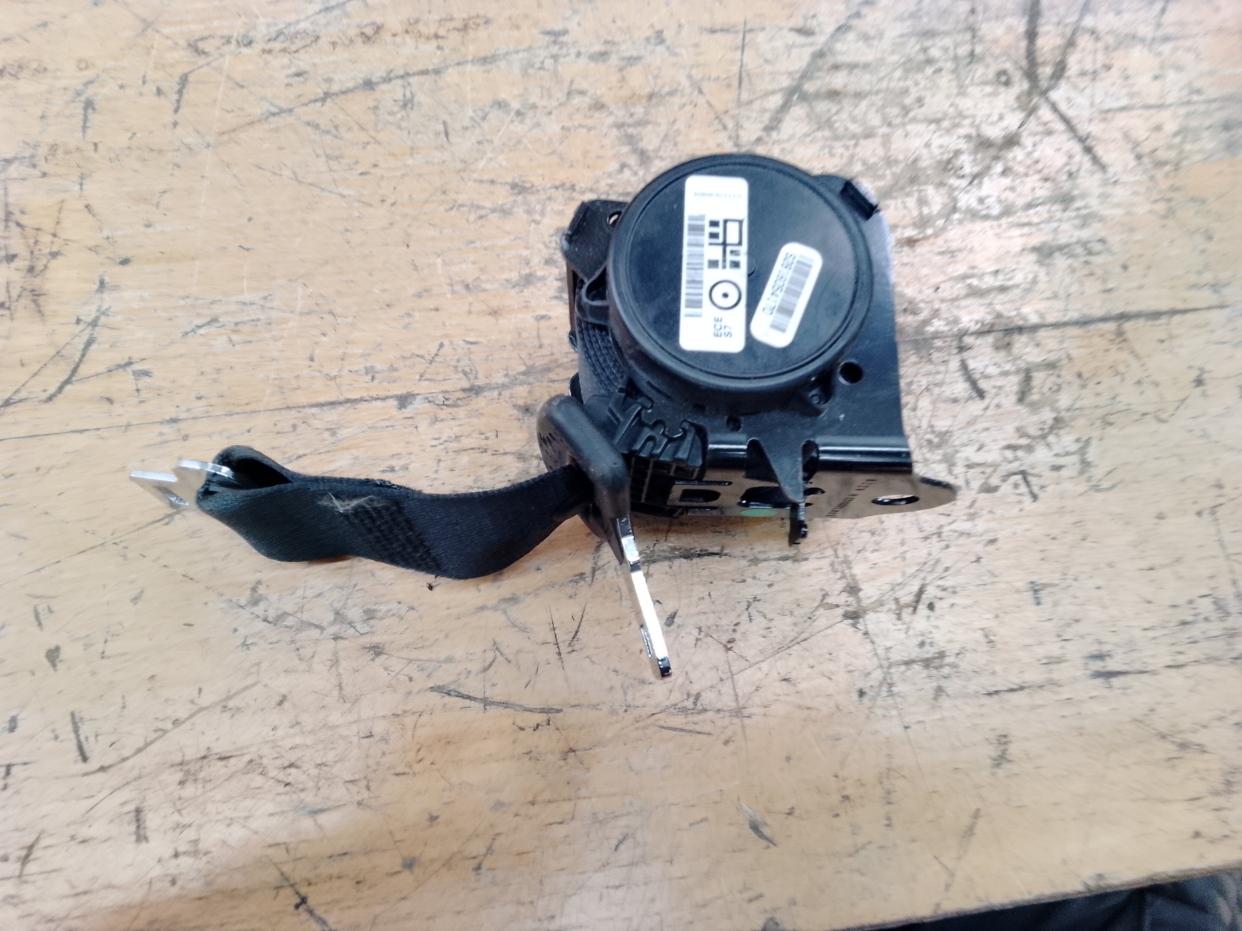 BMW X5 2013–18 Rear Seat Belt – Right Hand (623202800D)