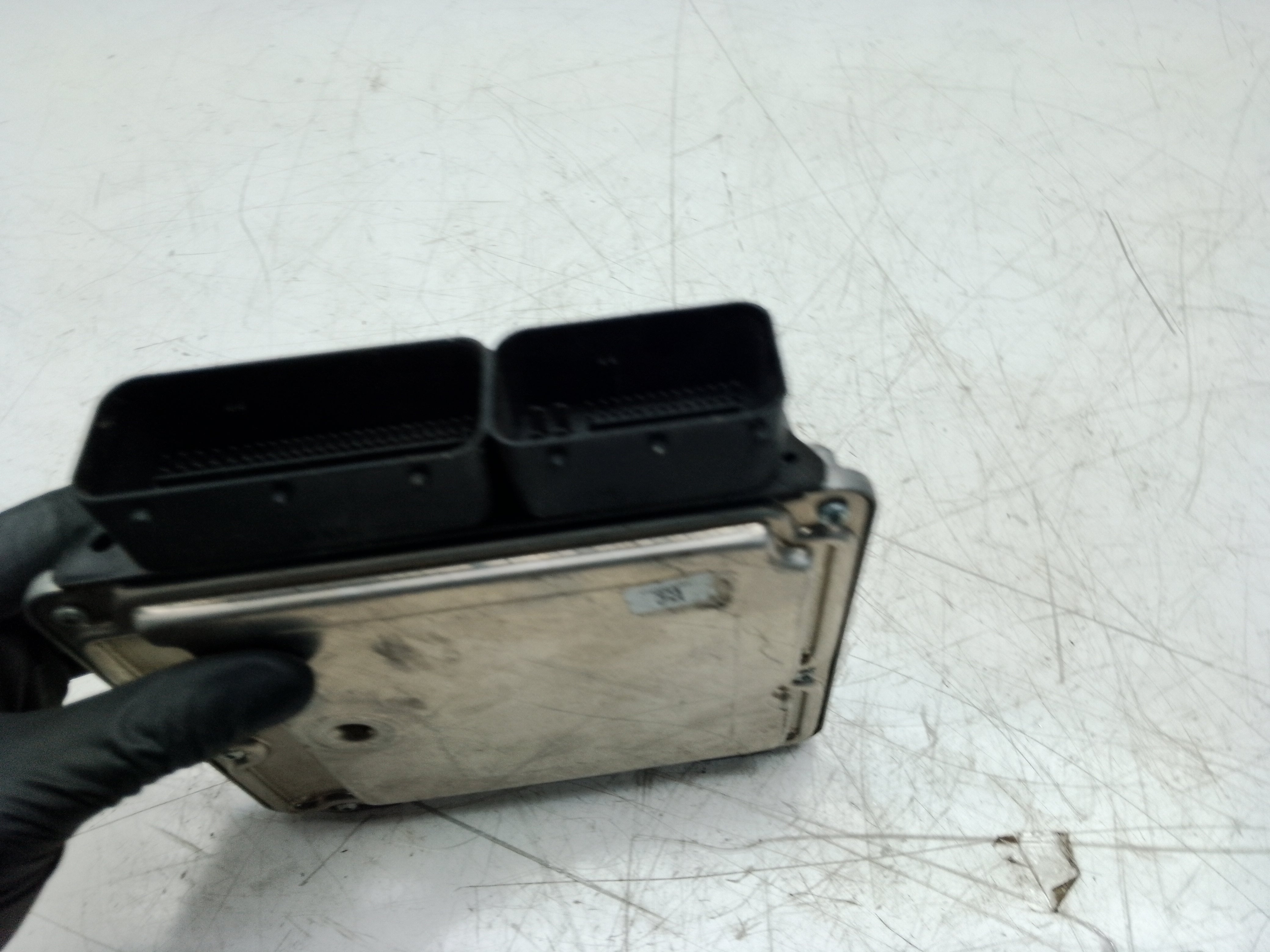 BMW X3 F25 xDrive 20d Engine Control Unit ECU (8517862-01)