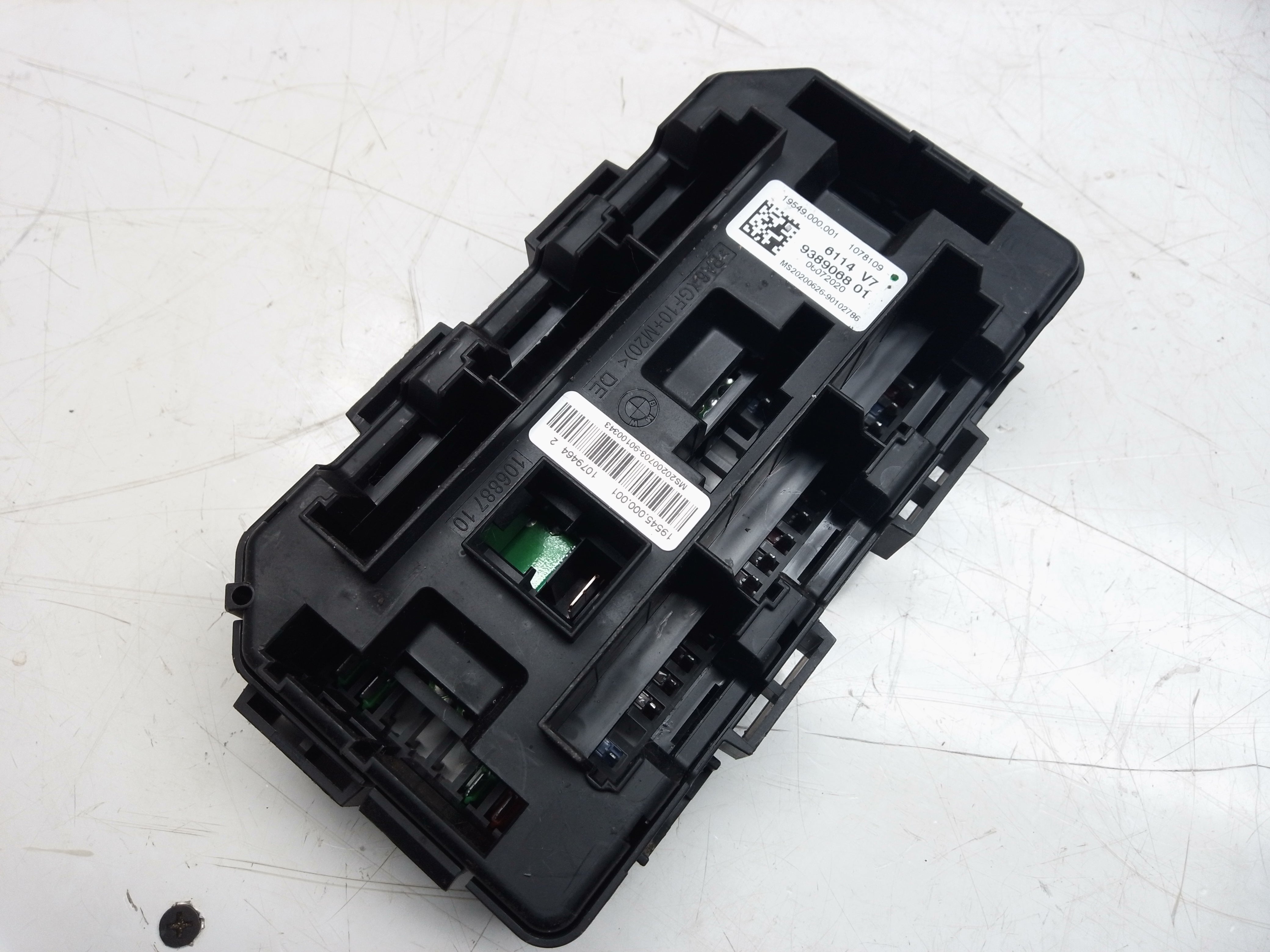 BMW 3 Series 2011–2018 Fuse Box (9389068)