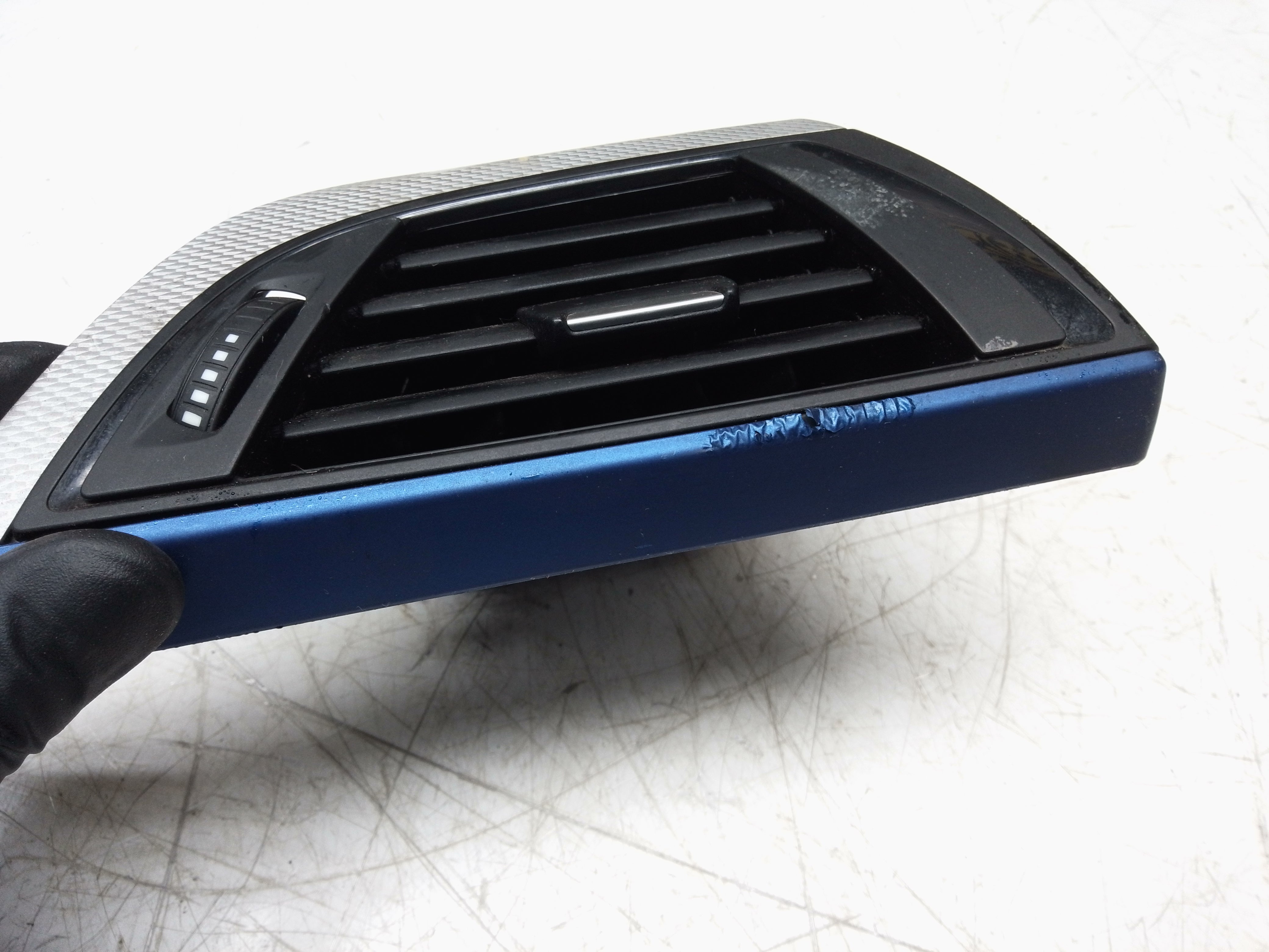 BMW 2 Series F22 Dashboard Air Vent – Front Right / Driver Side (9205356)