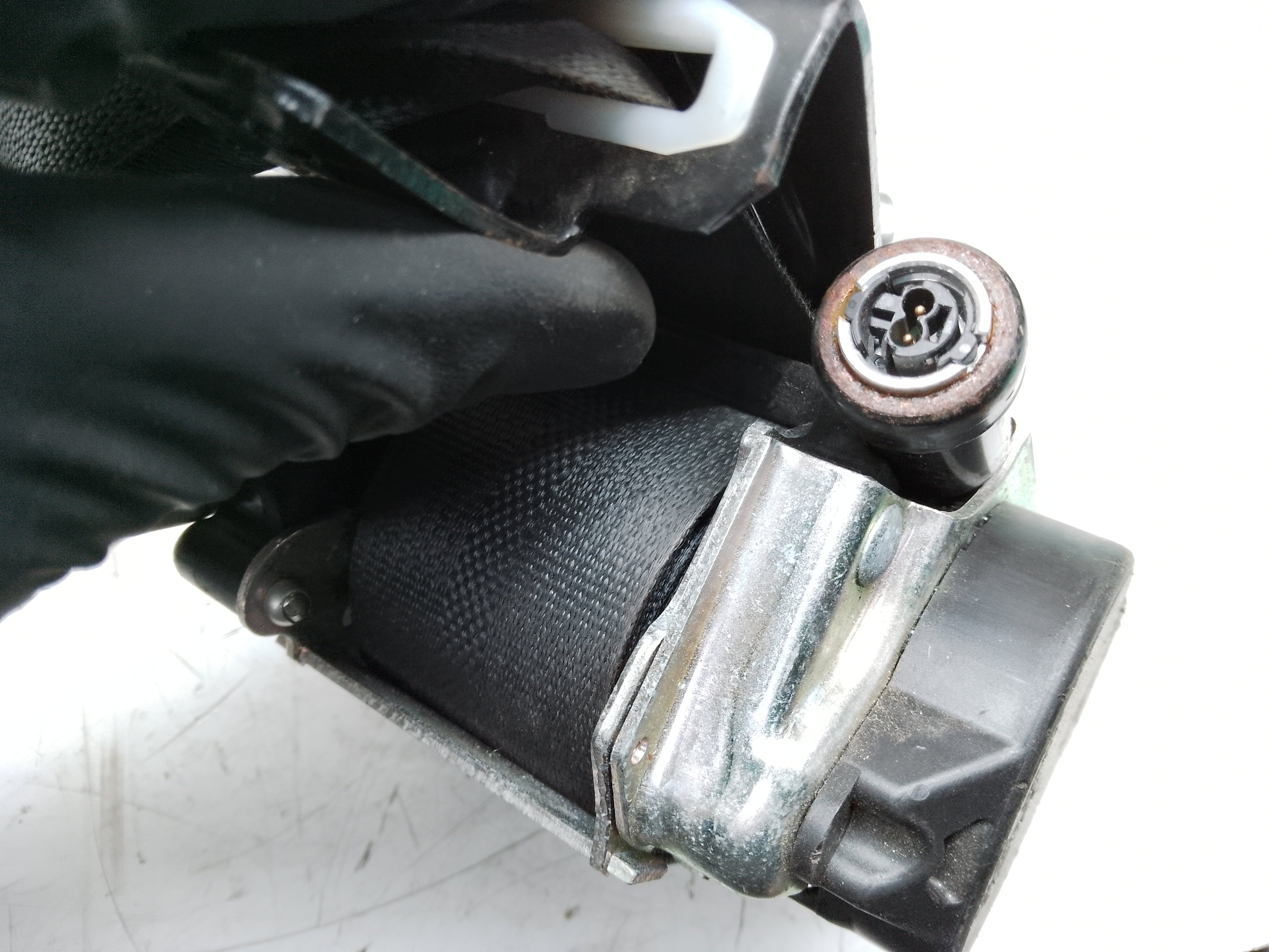 Jaguar F-Pace X761 2016–20 Front Right Driver Side Seatbelt with Pretensioner (G622736100C)