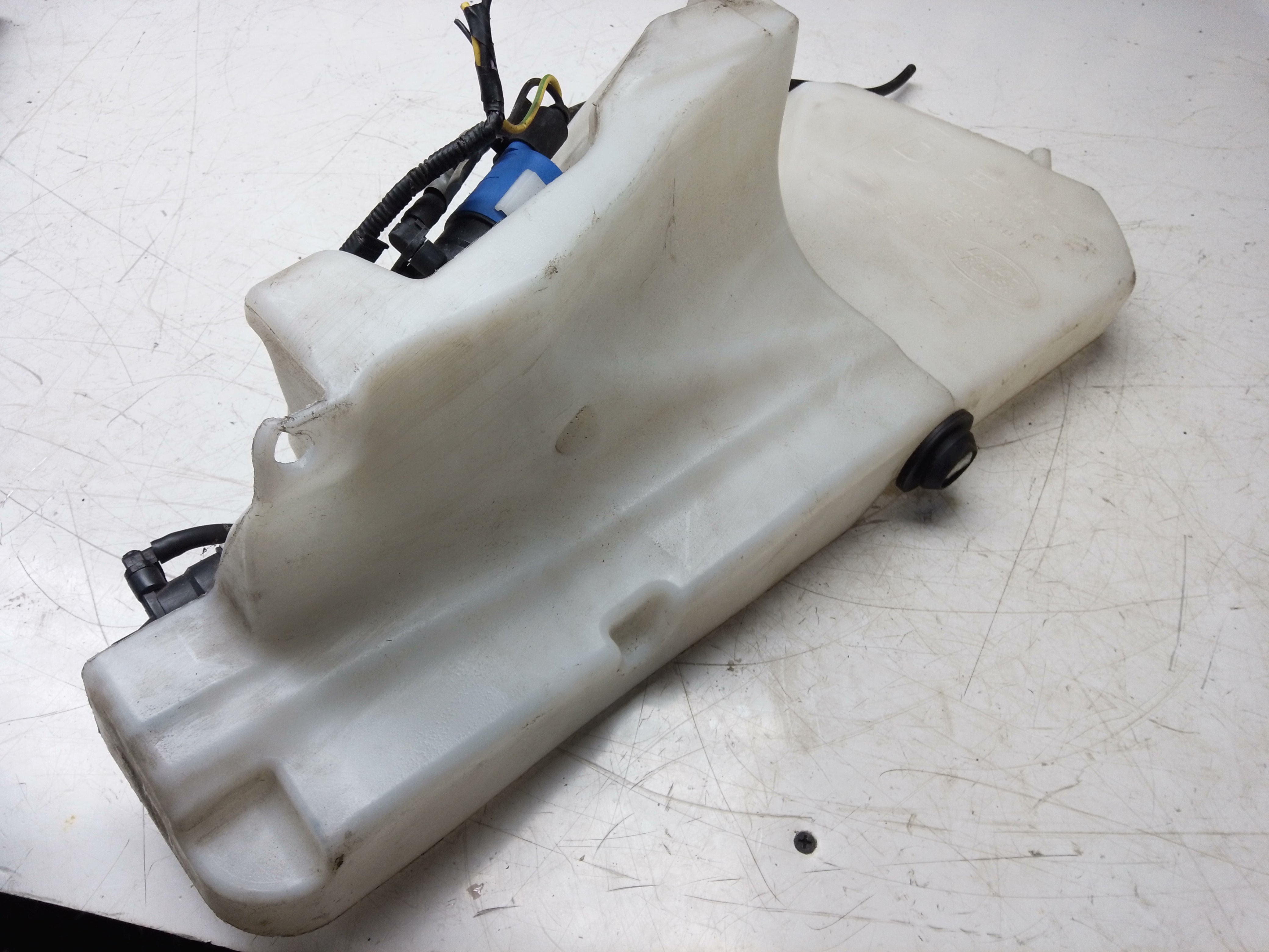 Jaguar XF X260 2016 Front Windscreen Washer Bottle (GX73-17B613-D)