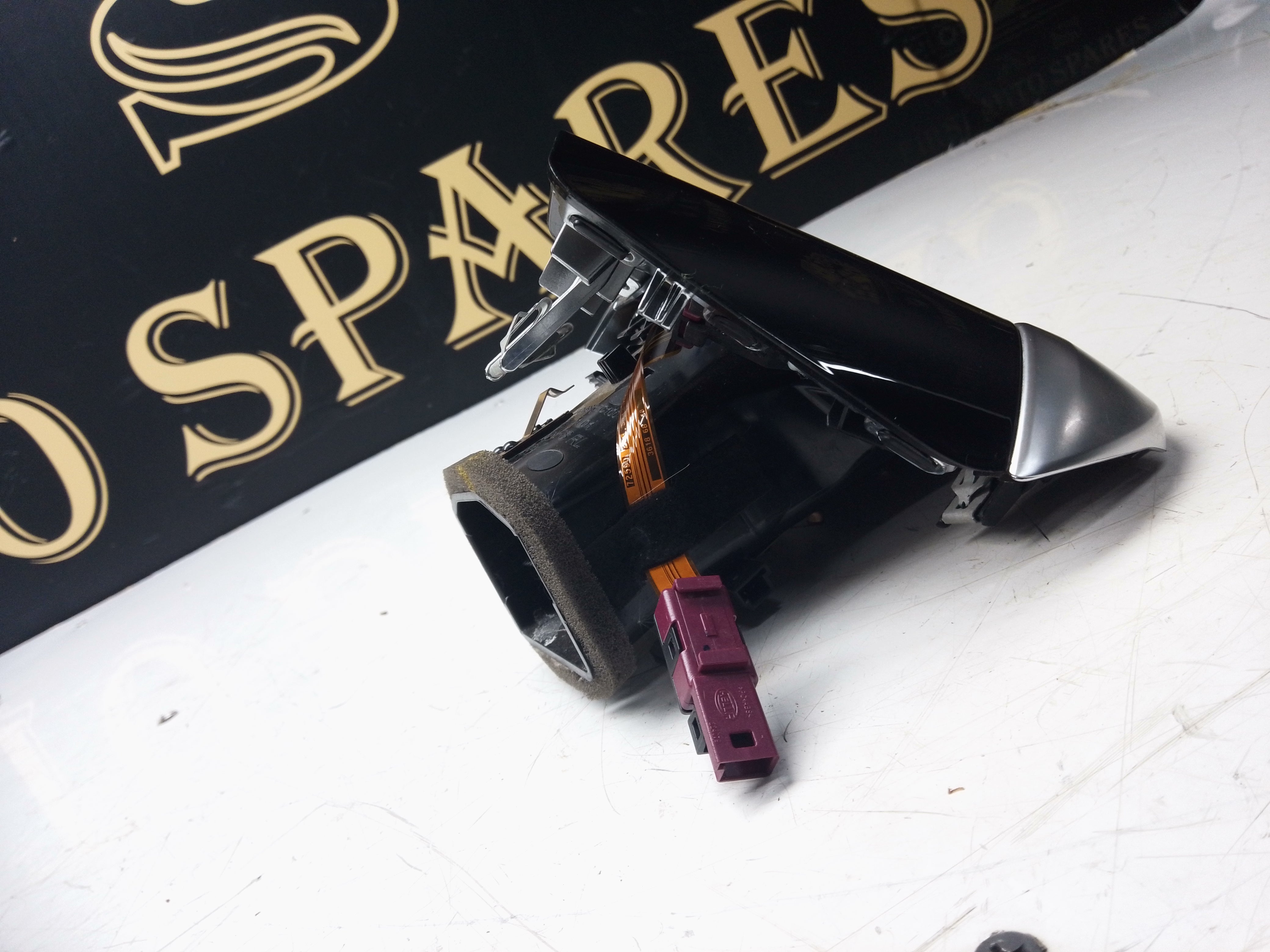 BMW 3 Series G20 G21 2020 Dashboard Air Vent Grill – Right Driver Side (6848619)