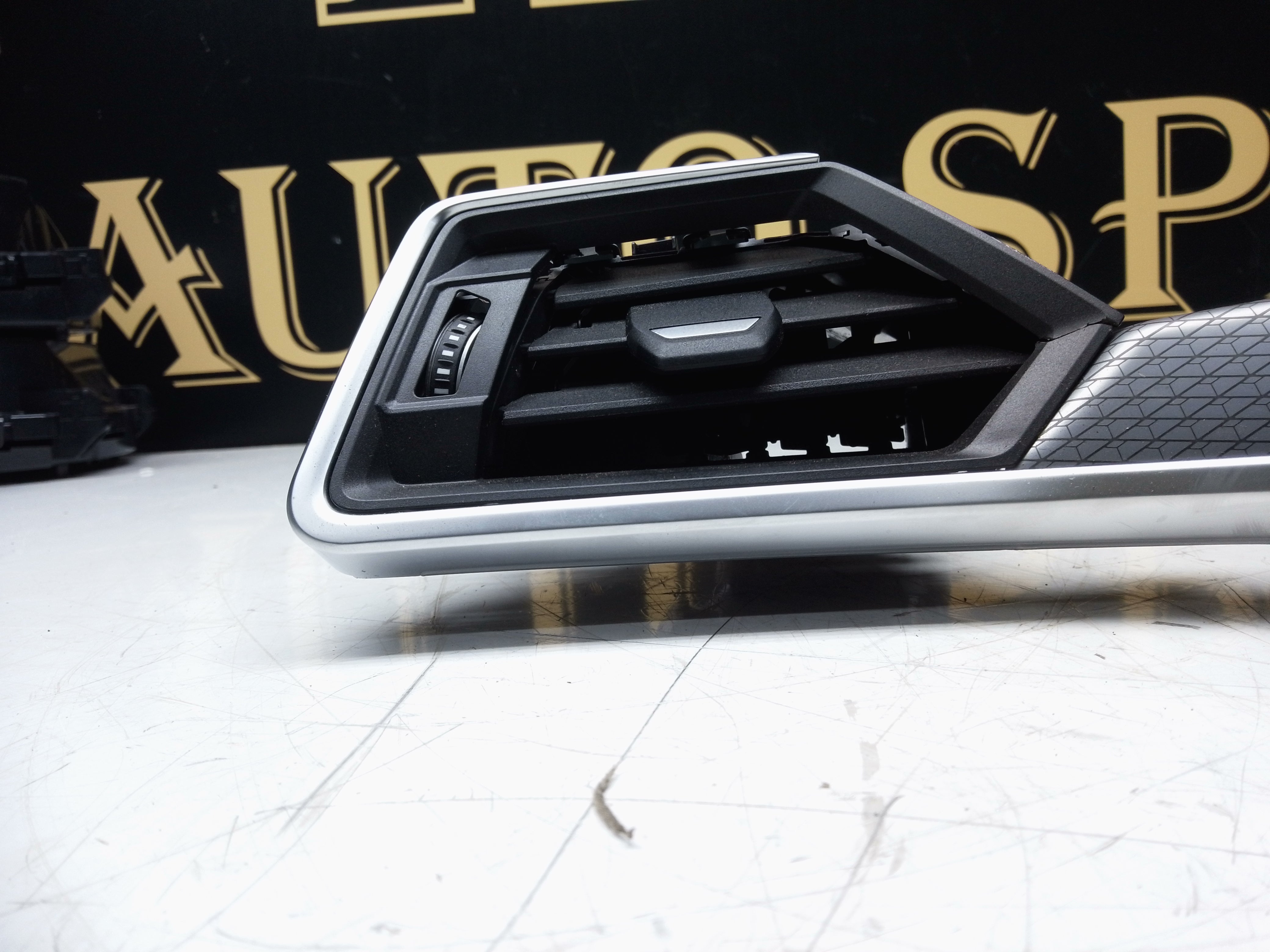 BMW 3 Series G20 G21 2023–2024 Dashboard Glove Box Trim (9P962571809)