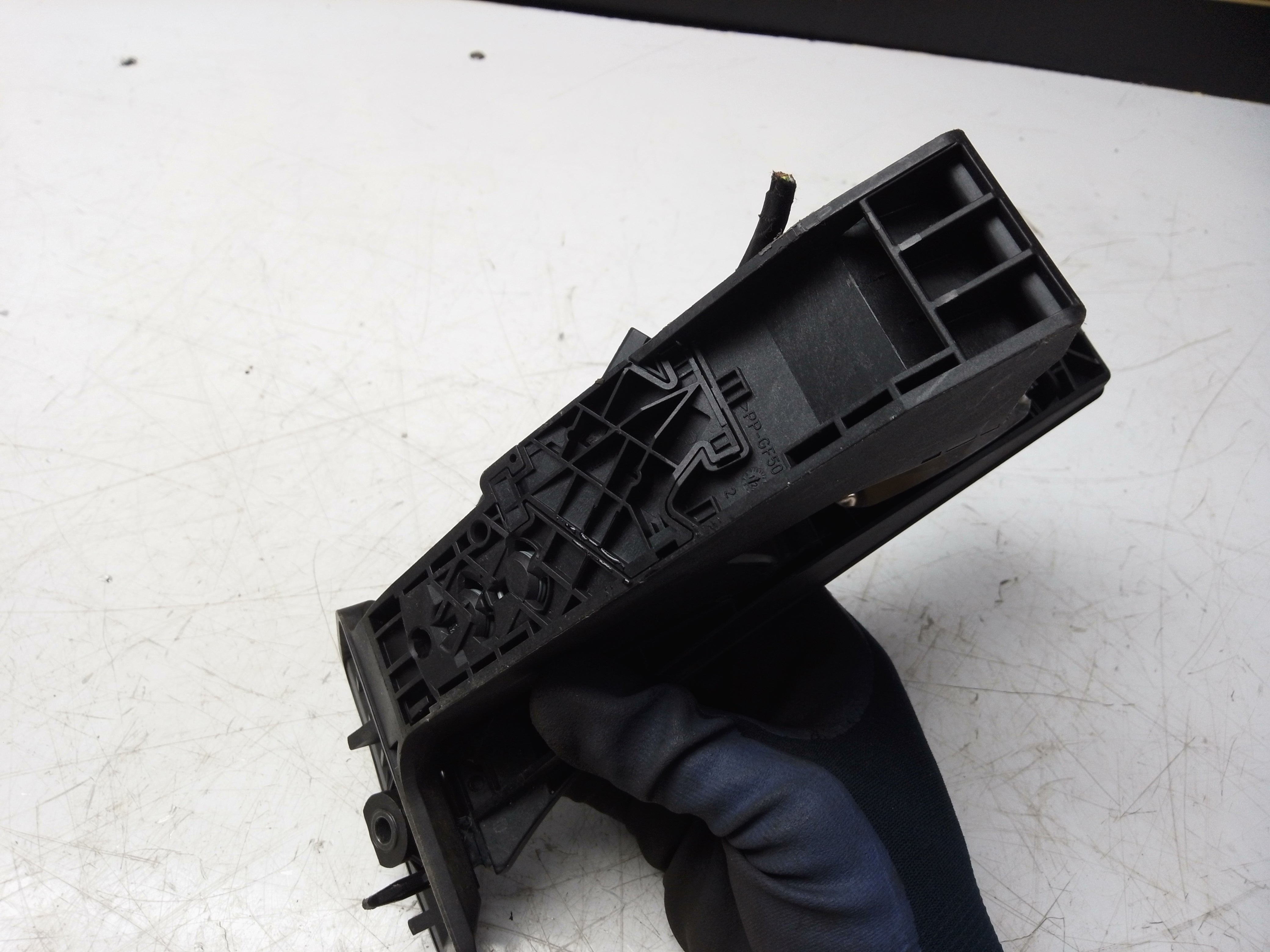 BMW 3 5 7 Series E90 F10 Accelerator Pedal  (6858574)