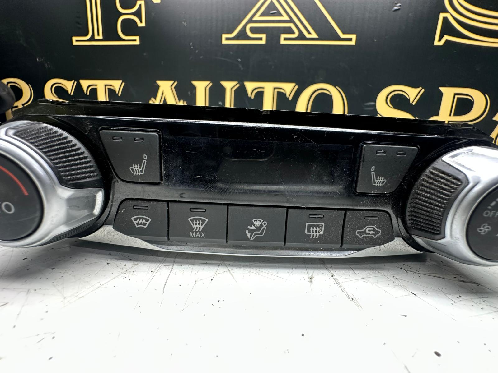 Nissan Juke Tekna 2020 Heater Climate Control Panel (27500-6PC0A) (275006PC0A--C)