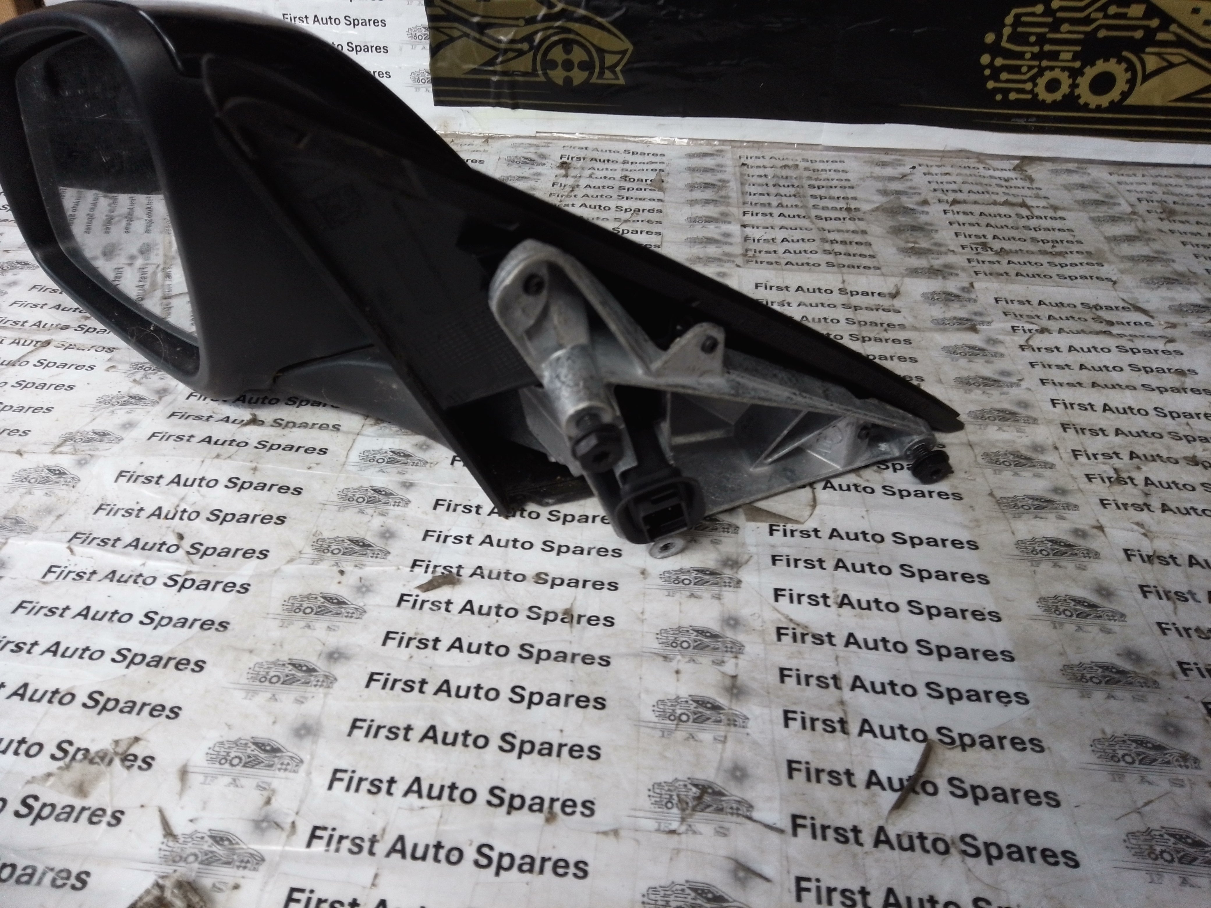 BMW 1 Series F40 Passenger Left N/S Wing Mirror 6-Pin Plug (F0192107)