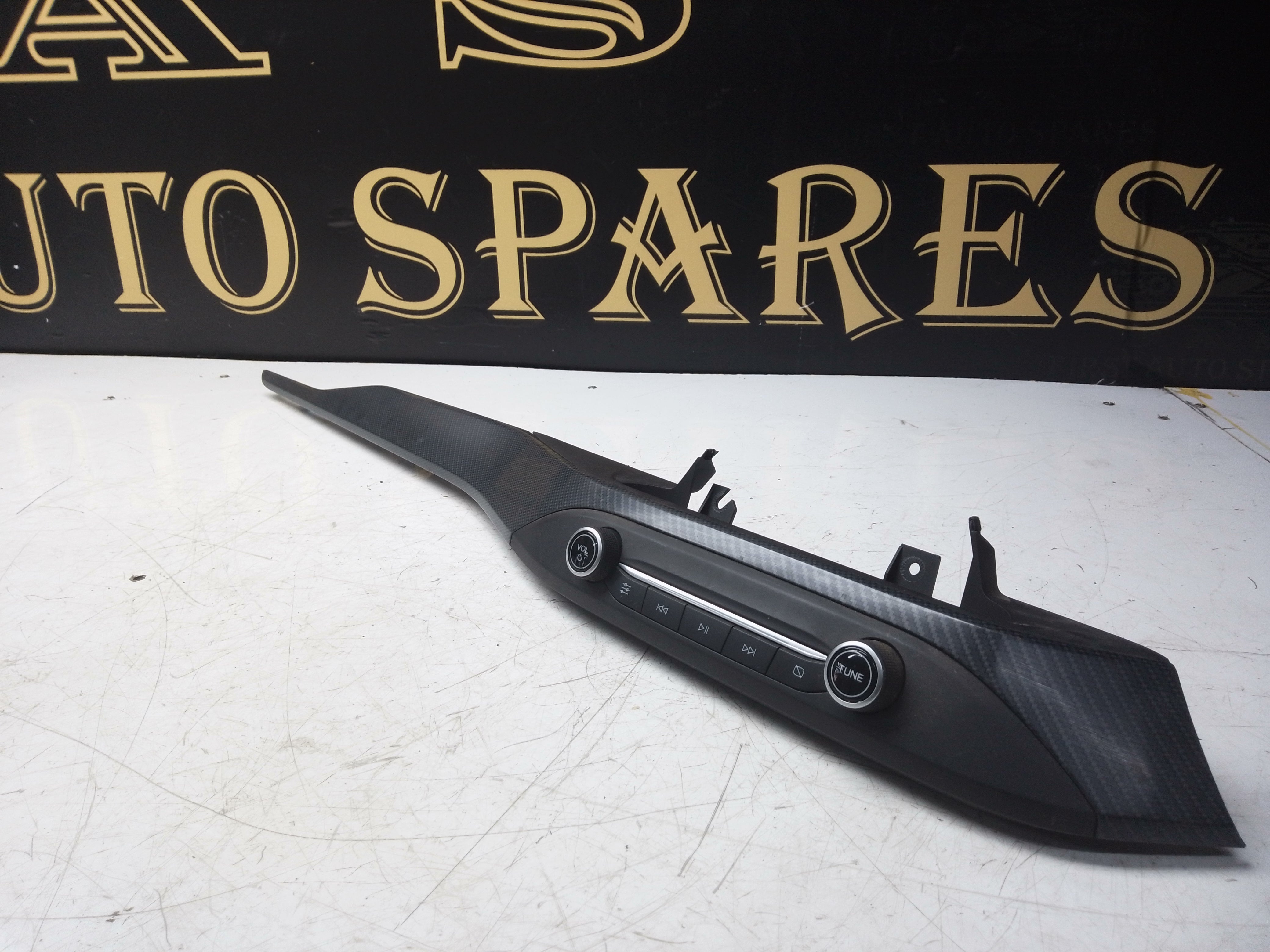 Ford Focus Stereo Multimedia Control Switch Panel 2019 (JX7T-18K811-AC)