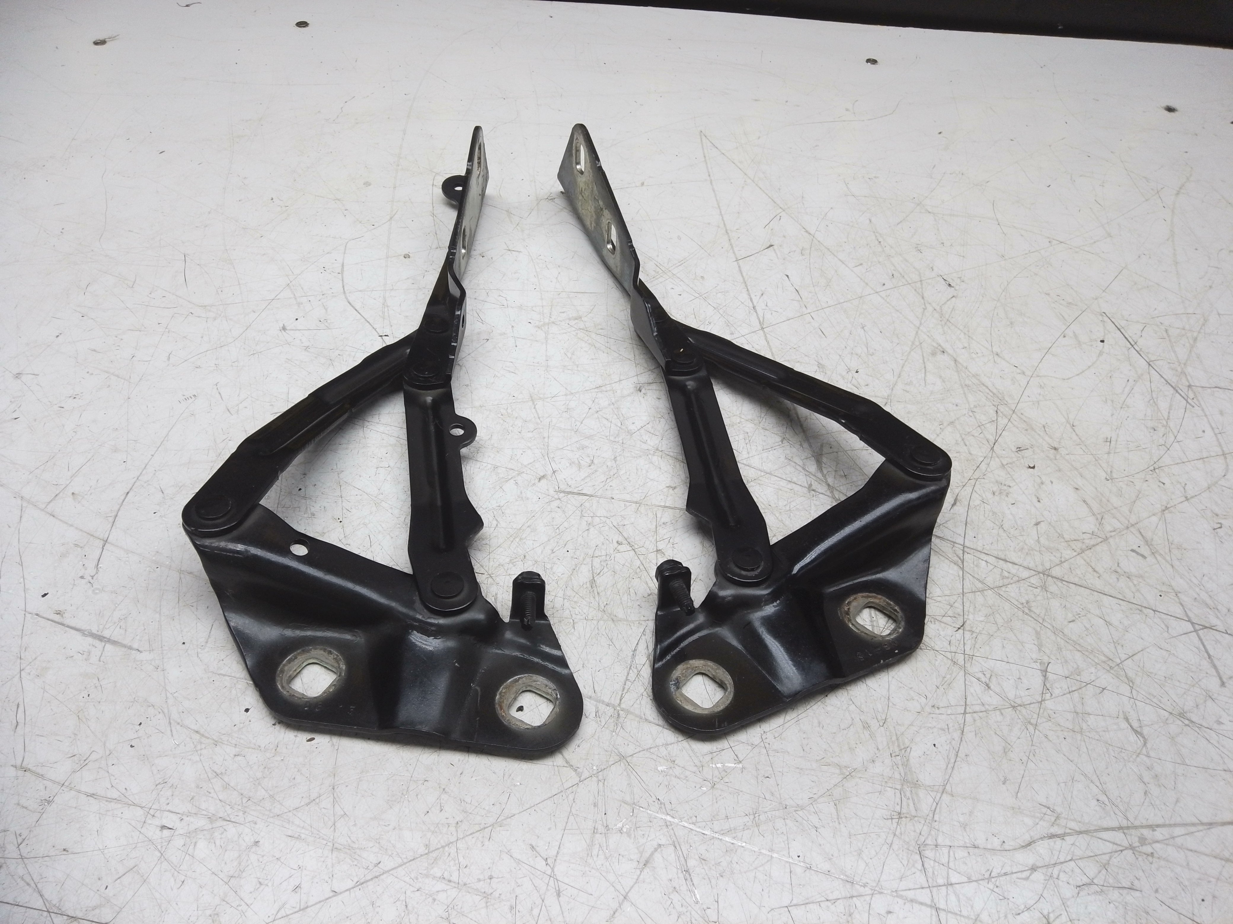 Ford Transit 2014–2020 Right & Left Bonnet Hinges (BK21-16800AD) (BK21-16801AC)