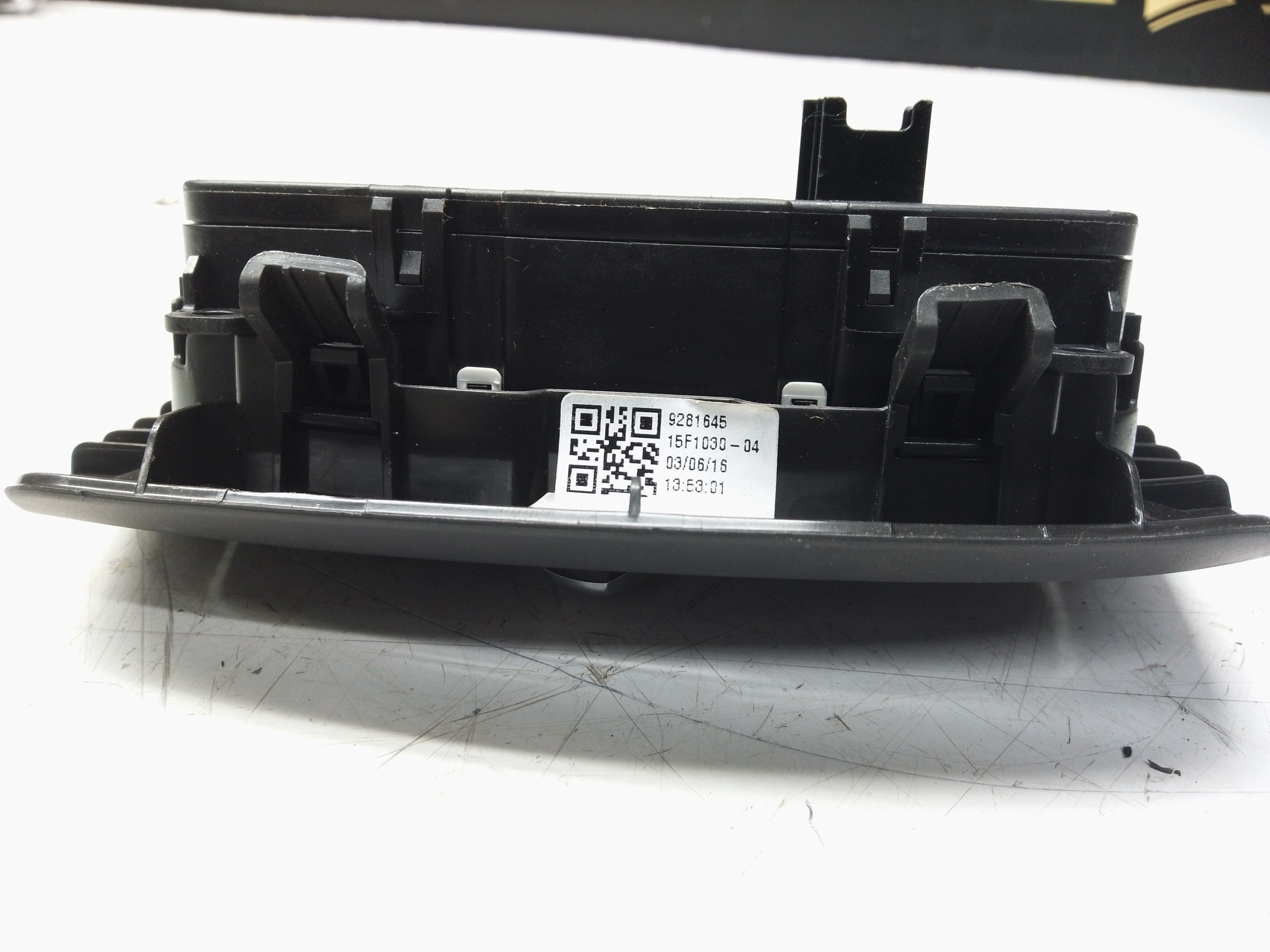 BMW 2 Series F45, F46 & X5 F15 Headlight Control Switch (9390202)