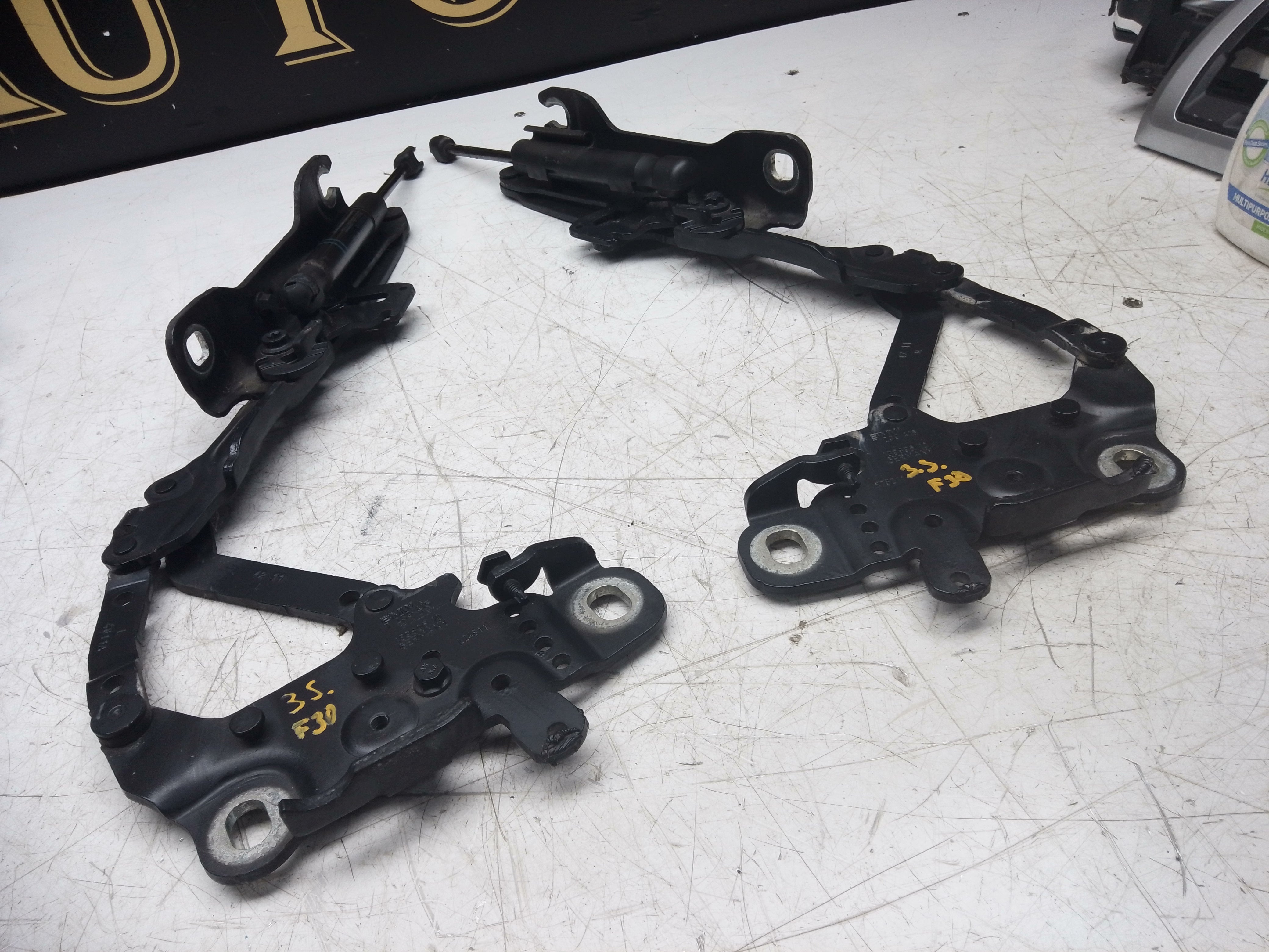 BMW 1 2 3 Series 2012 F20 F22 F30 Pair of Bonnet Hinges (7239415) (7239416)