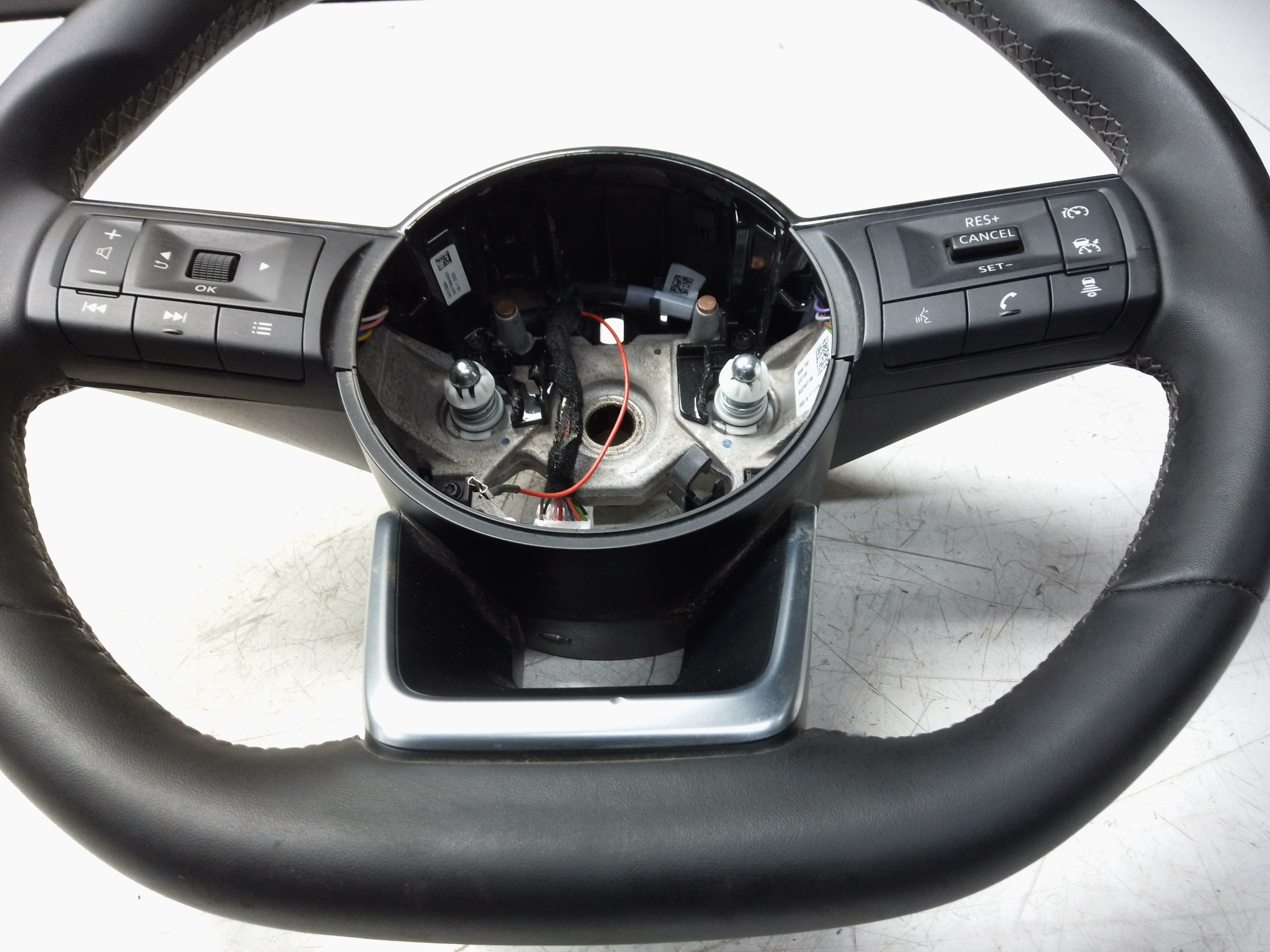 Nissan Qashqai J12 2024 Multifunction Leather Steering Wheel (484306UG0A)