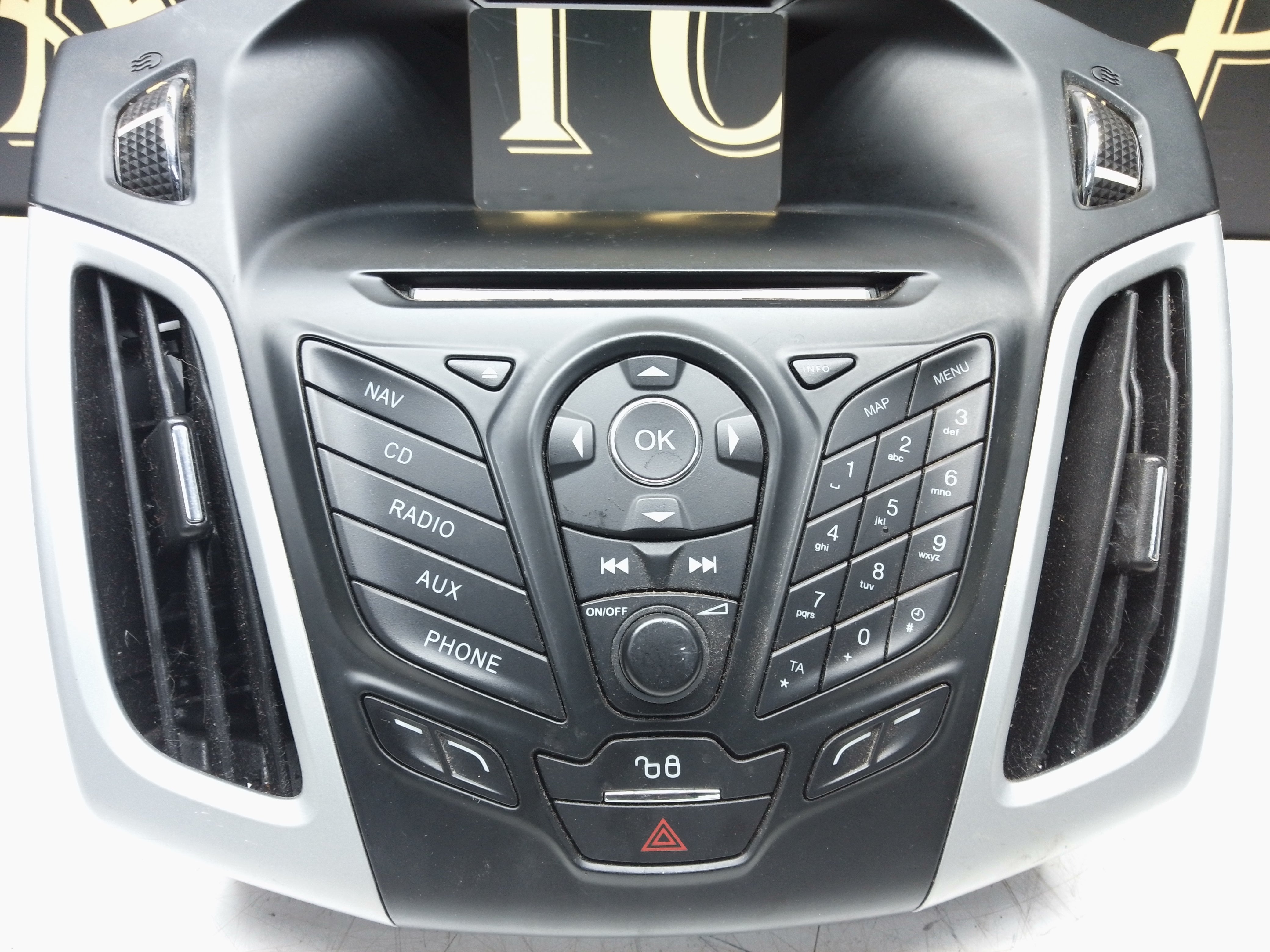 Ford Focus Radio  Car Radio Stereo CD (F1BT-18C815-HE)