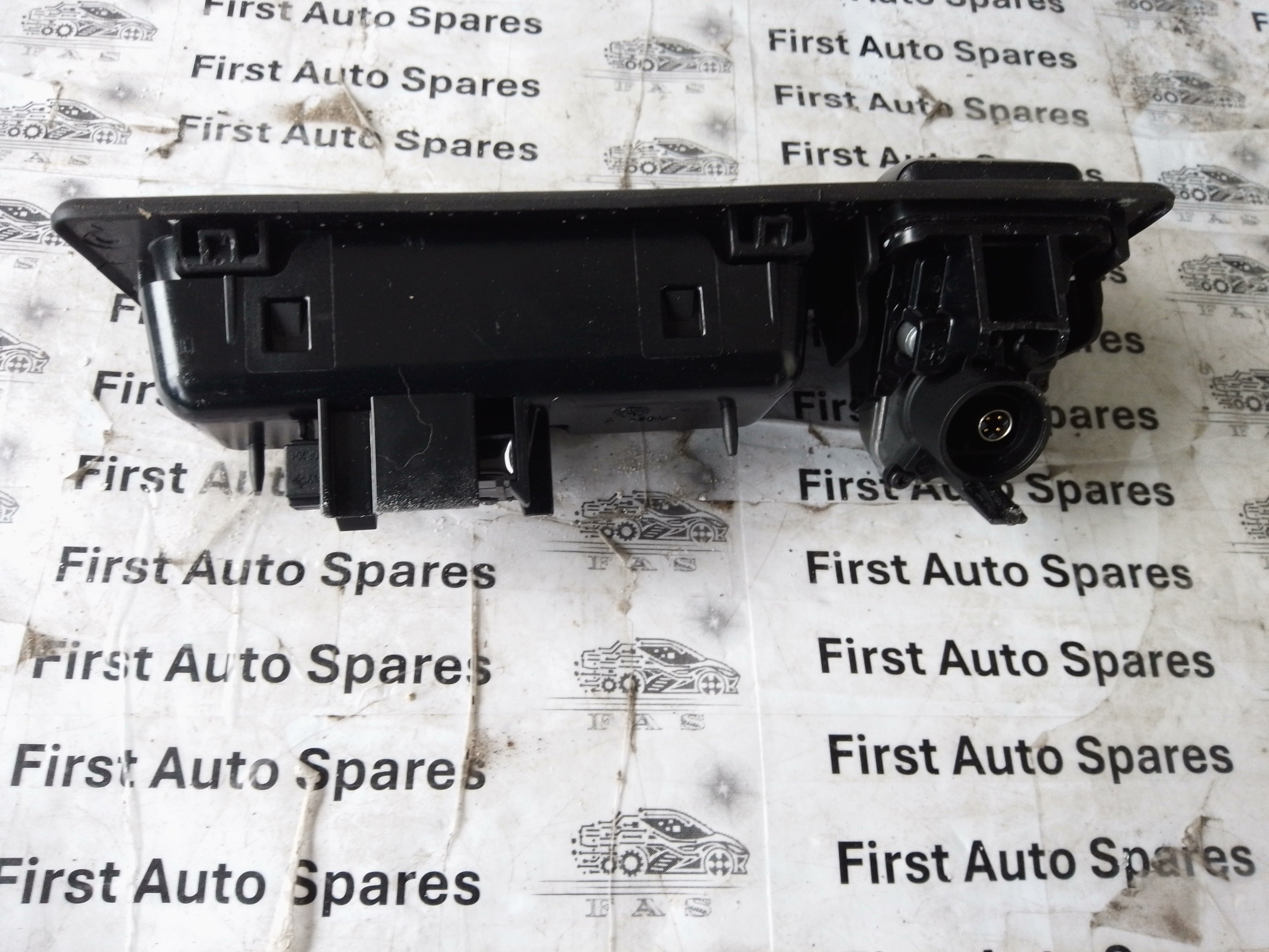 BMW F01 F02 F06 F10 F11 F12 F25 F13 F30 F31 F32 Rear View Camera (9240351)